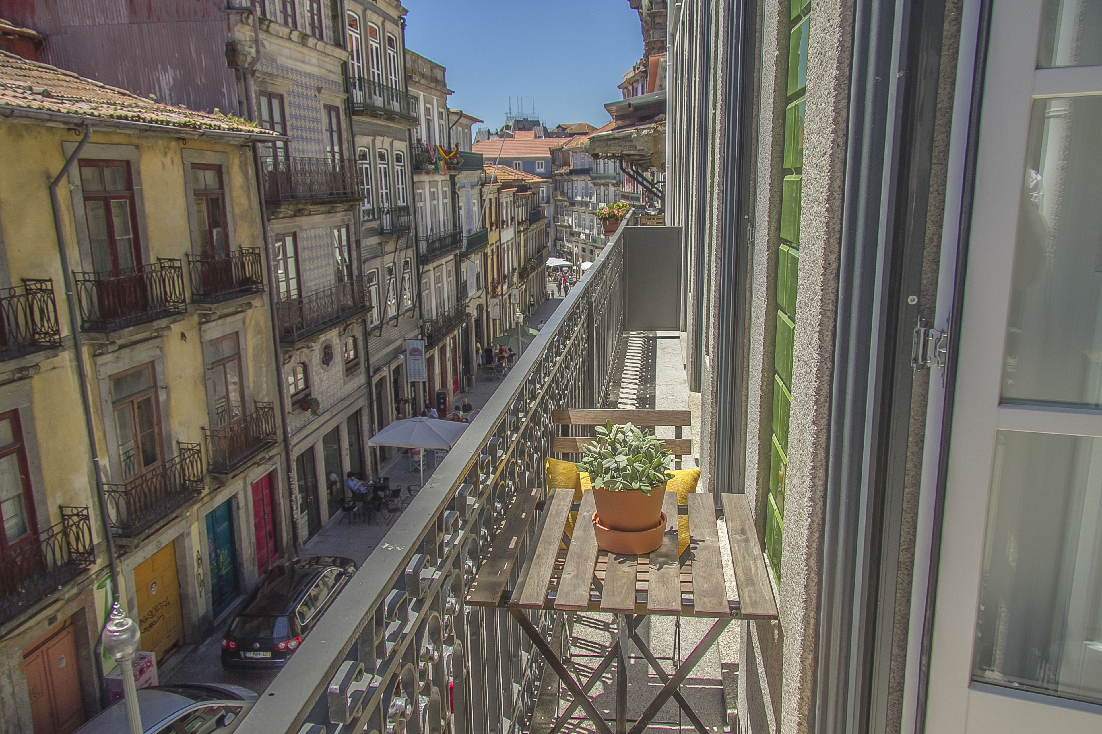 Liiiving in Porto - Blue Flower Apartment