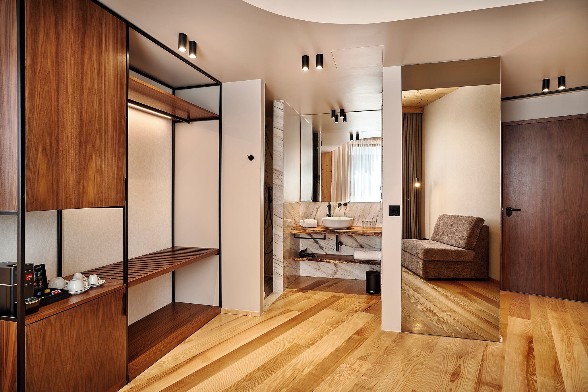 The Log Porto Hotel