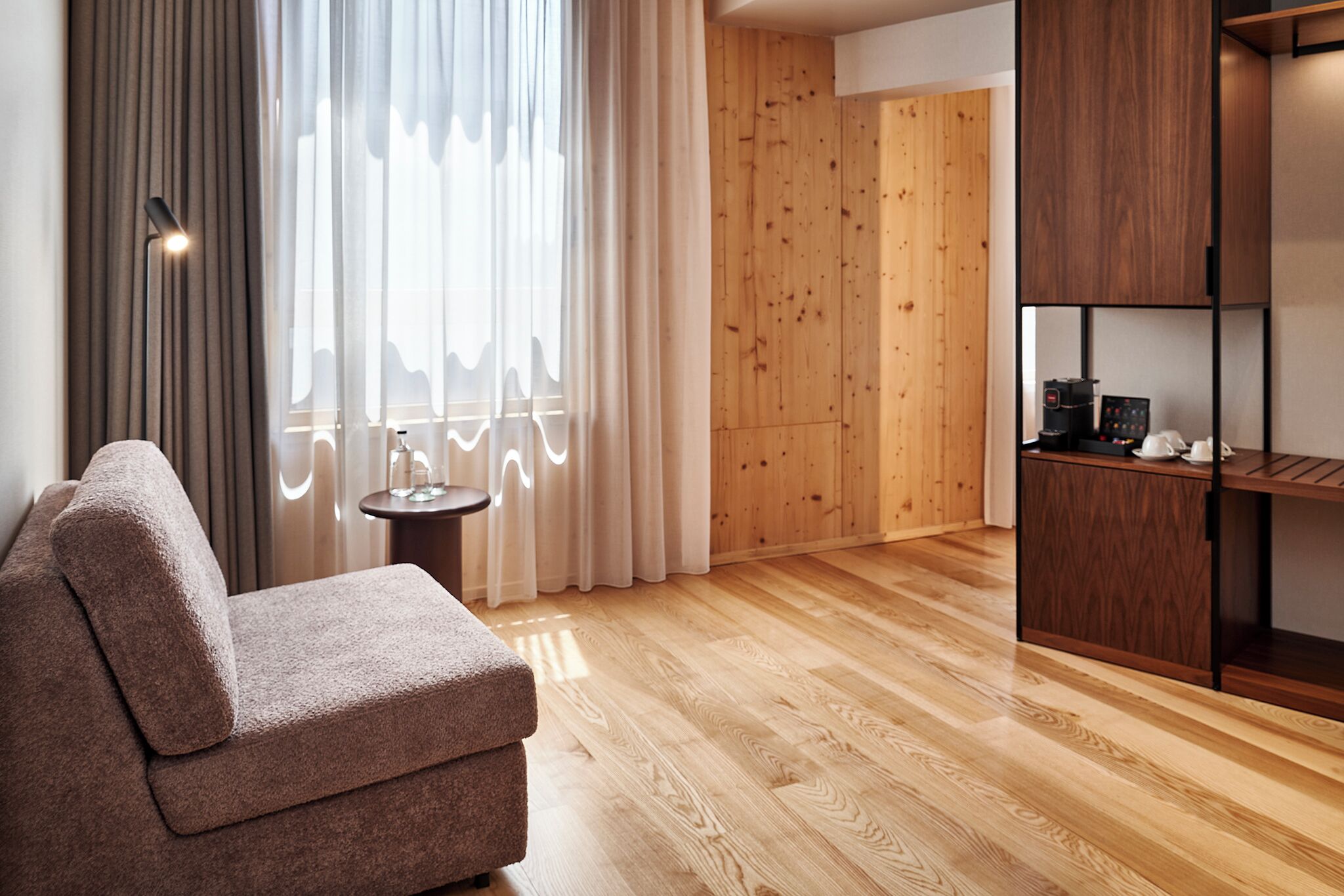 The Log Porto Hotel
