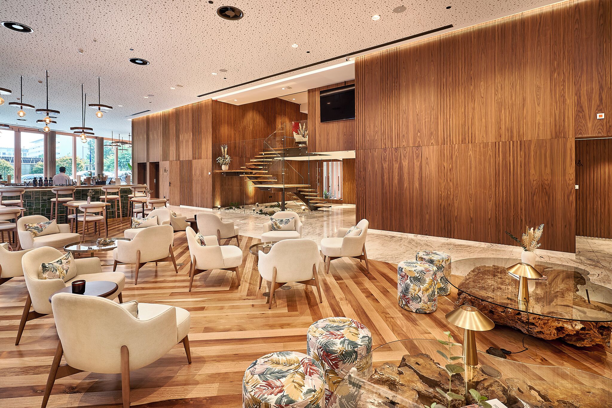 The Log Porto Hotel