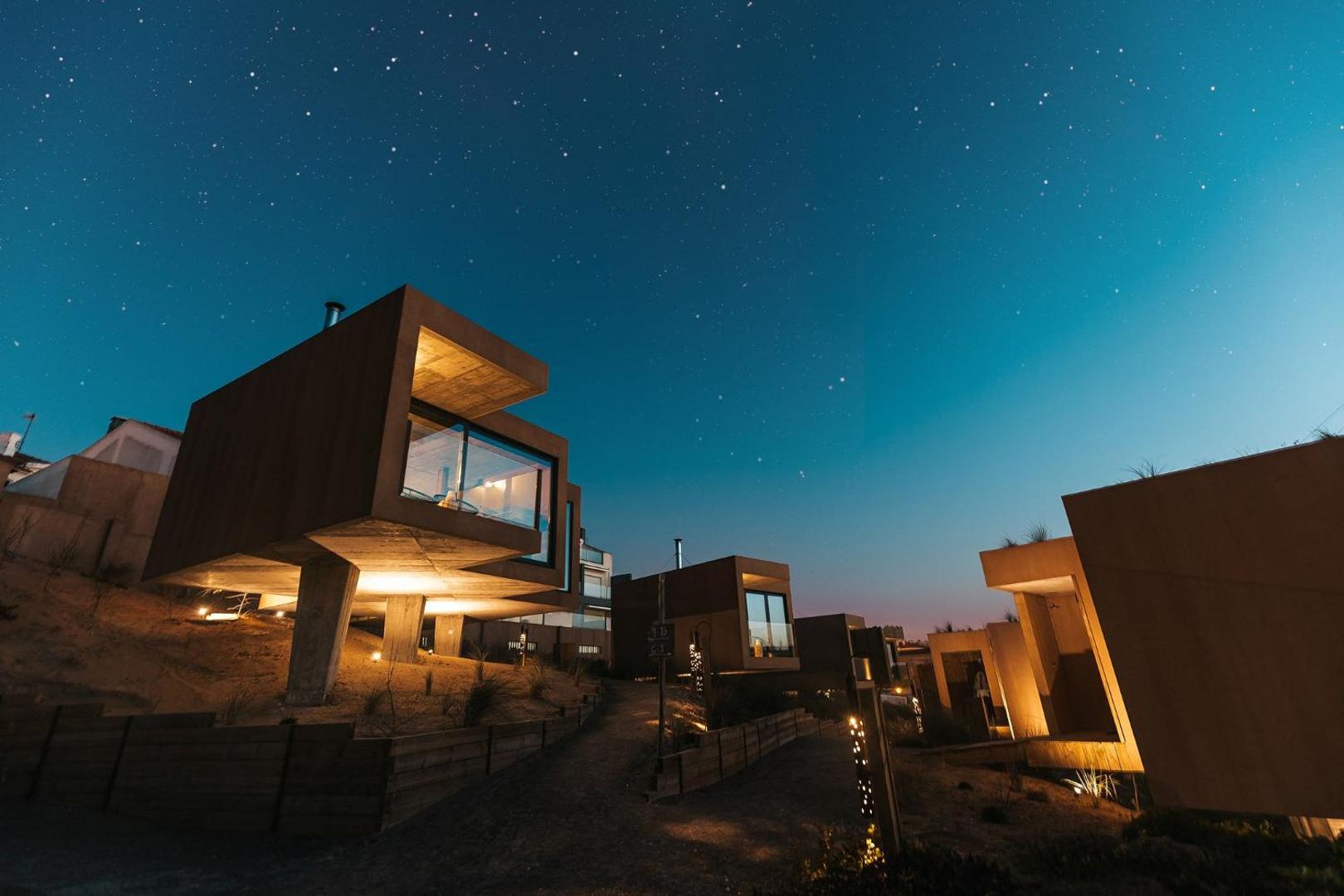 Noah Surf House