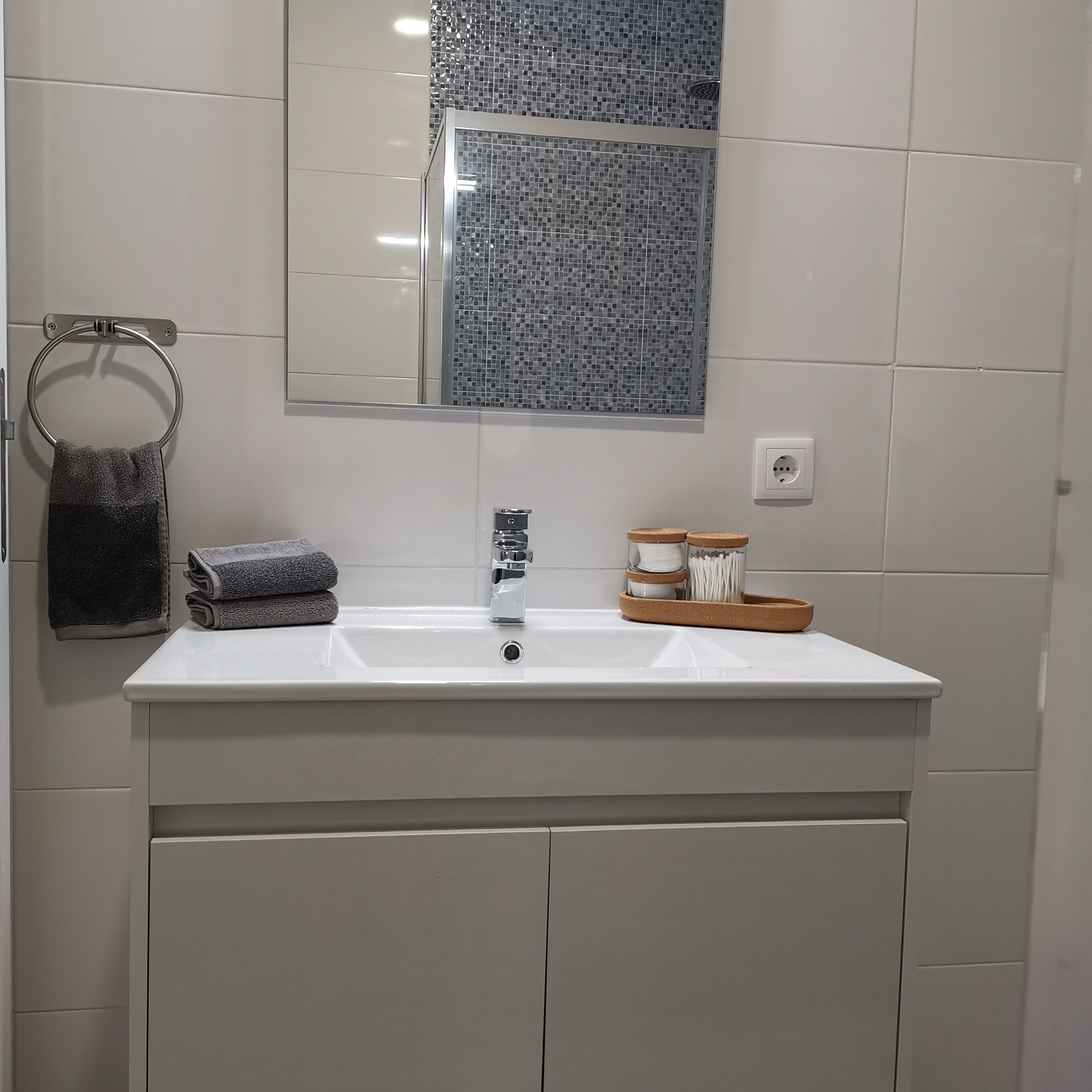 Caparica Poshtel, An Luxury Hostel