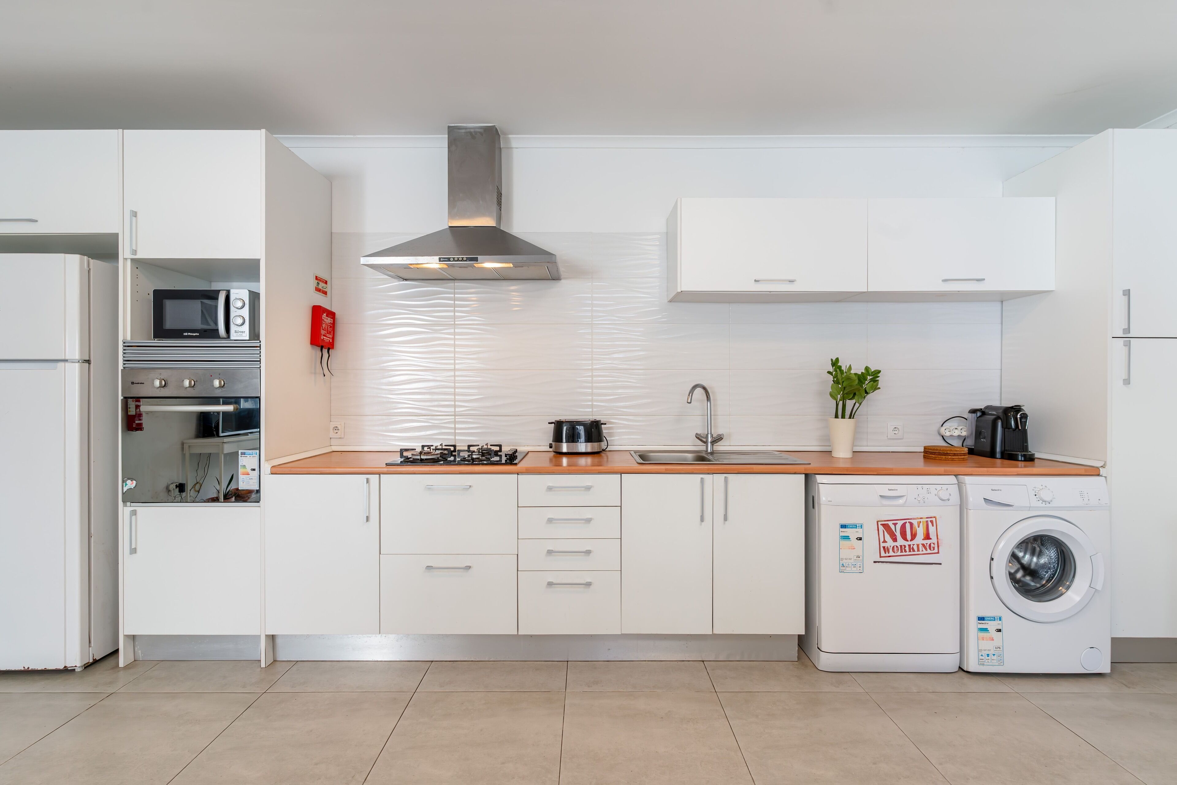 Caparica Poshtel, An Luxury Hostel