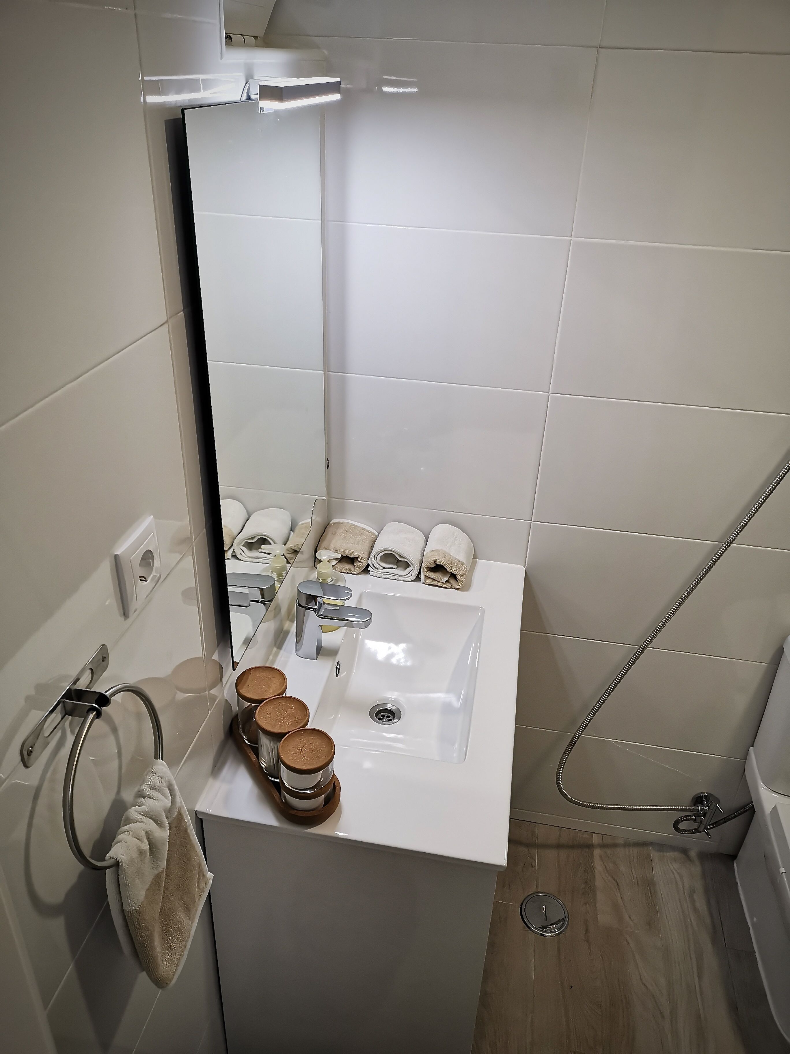 Caparica Poshtel, An Luxury Hostel