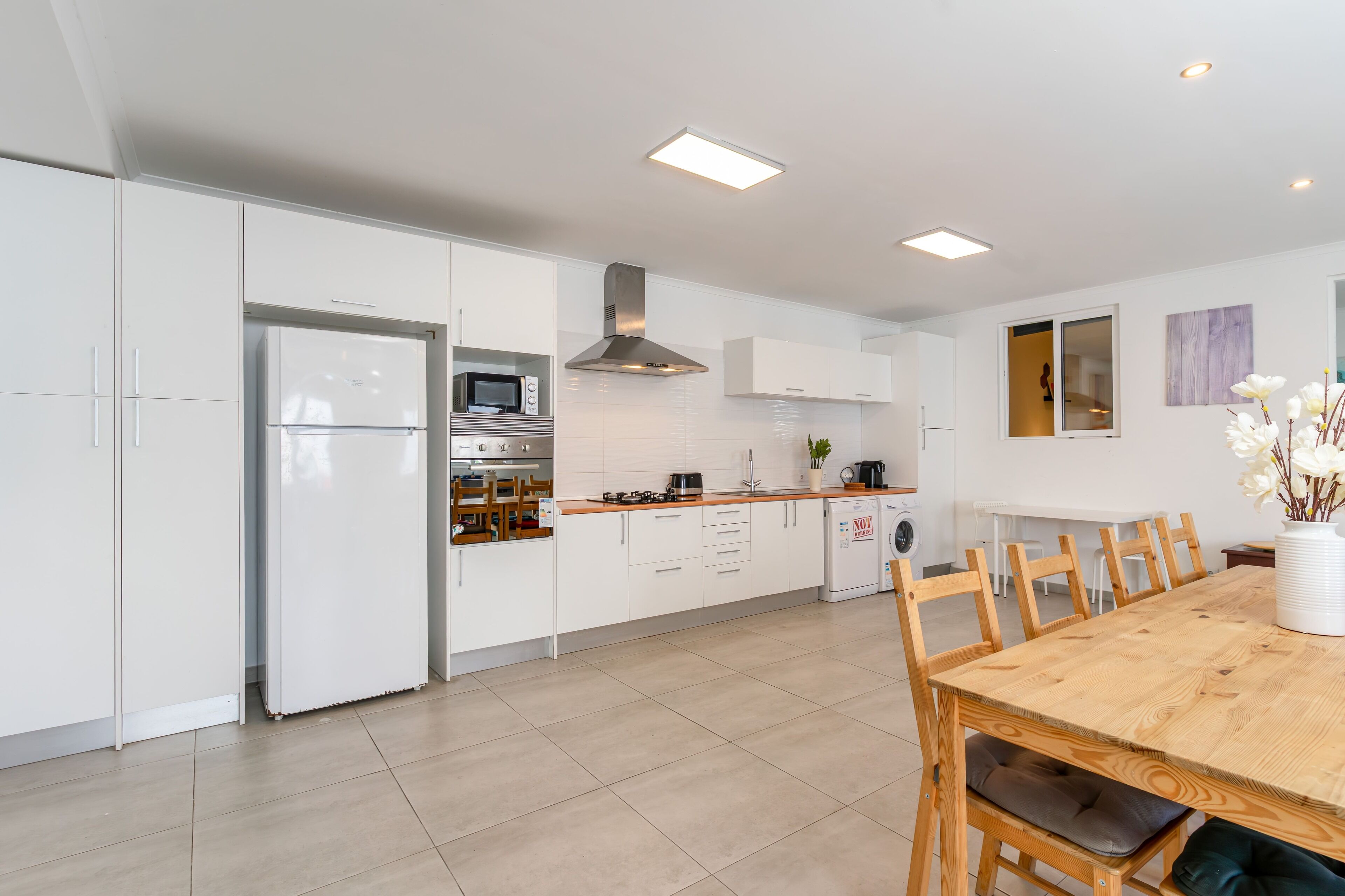 Caparica Poshtel, An Luxury Hostel