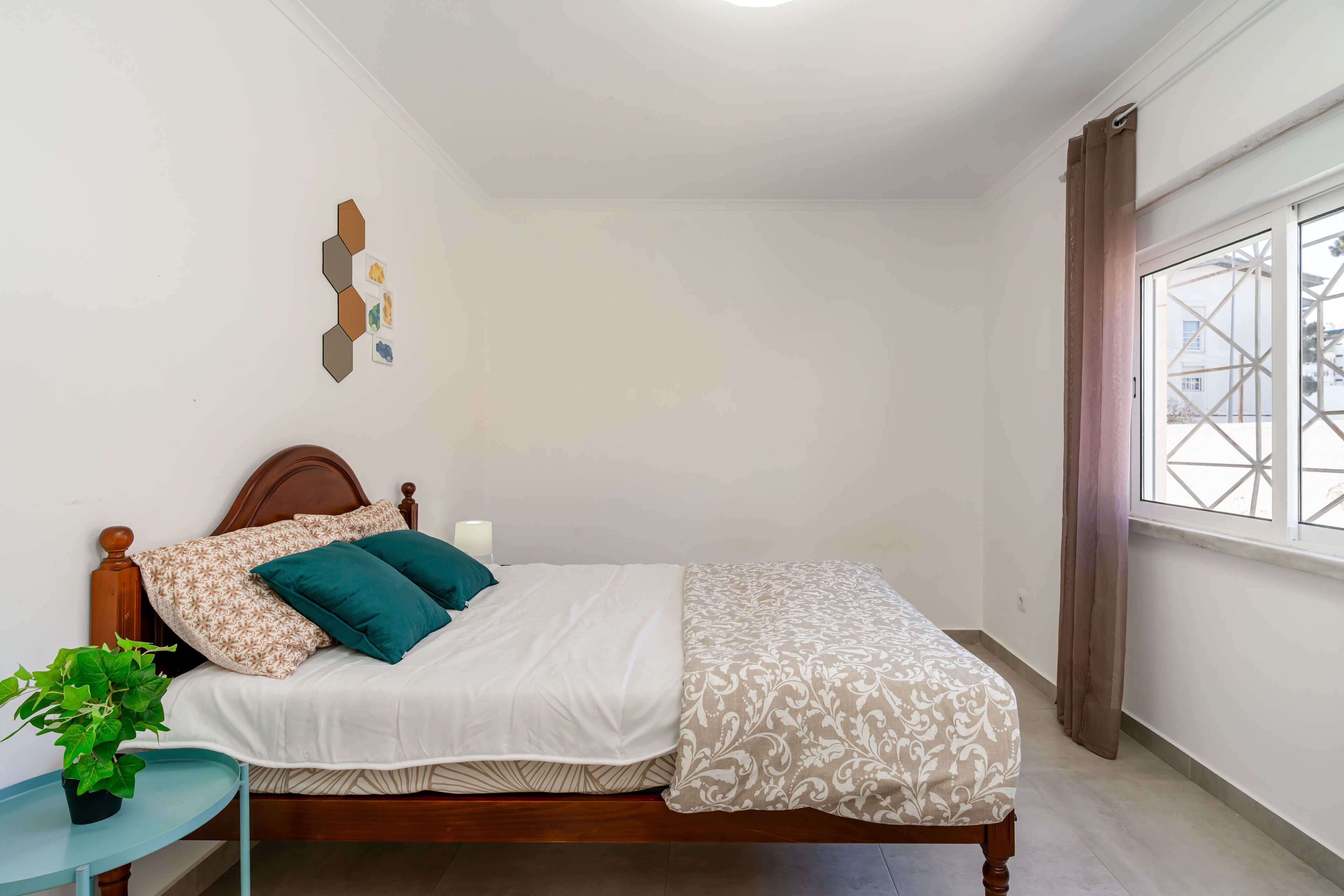 Caparica Poshtel, An Luxury Hostel