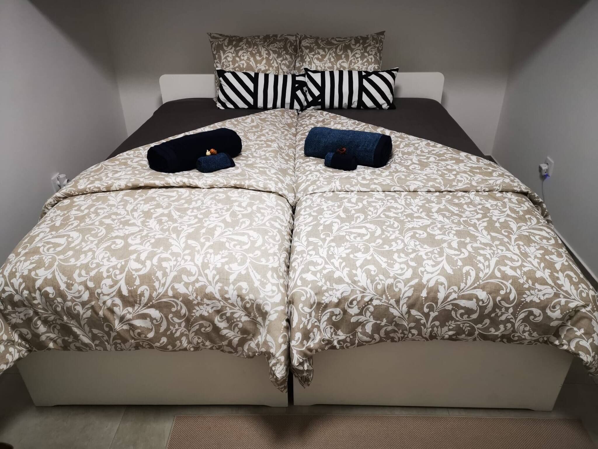 Caparica Poshtel, An Luxury Hostel