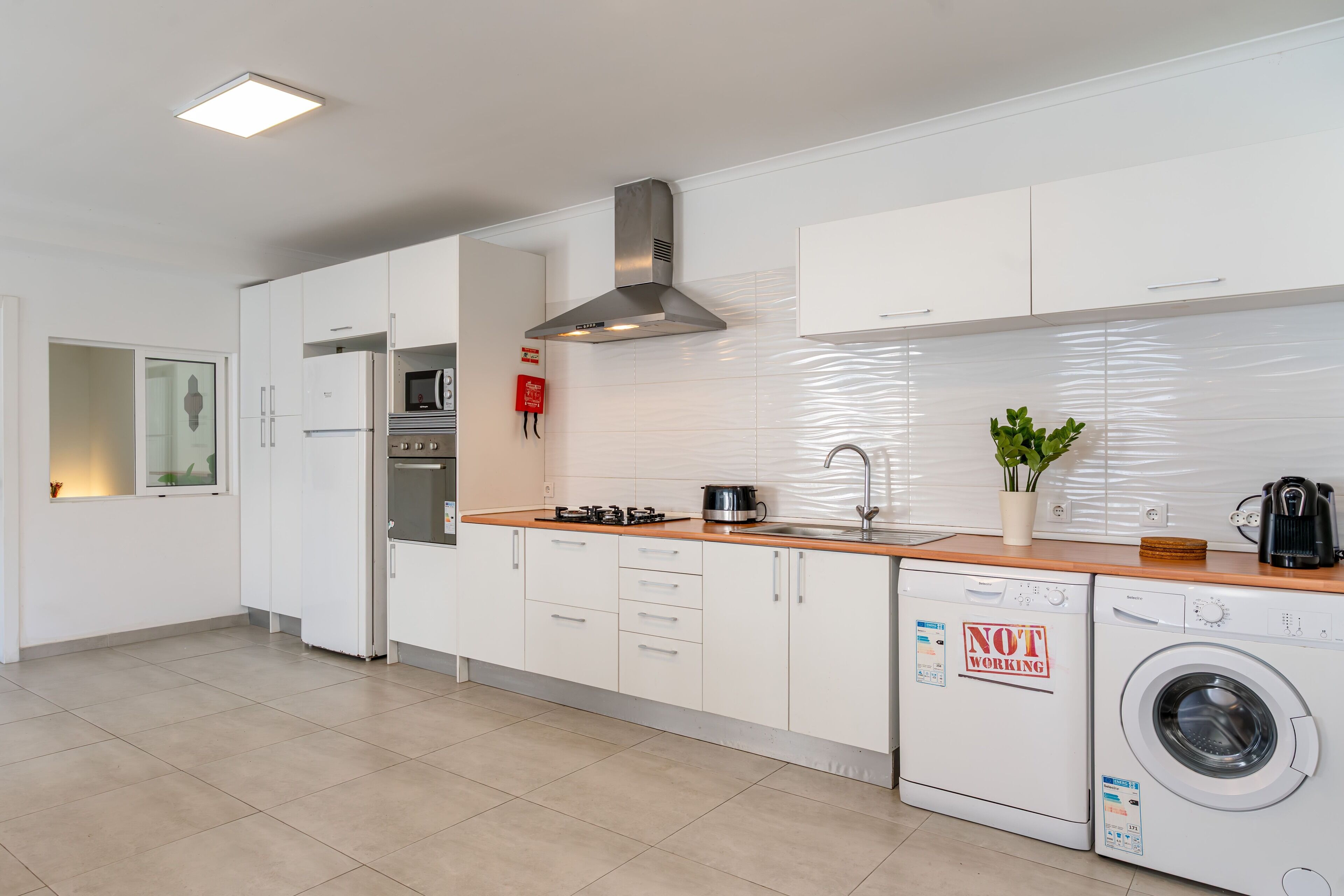 Caparica Poshtel, An Luxury Hostel