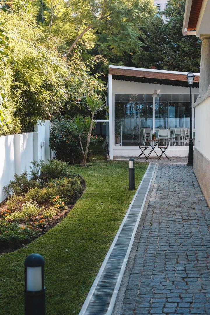 4U Lisbon Airport Suites