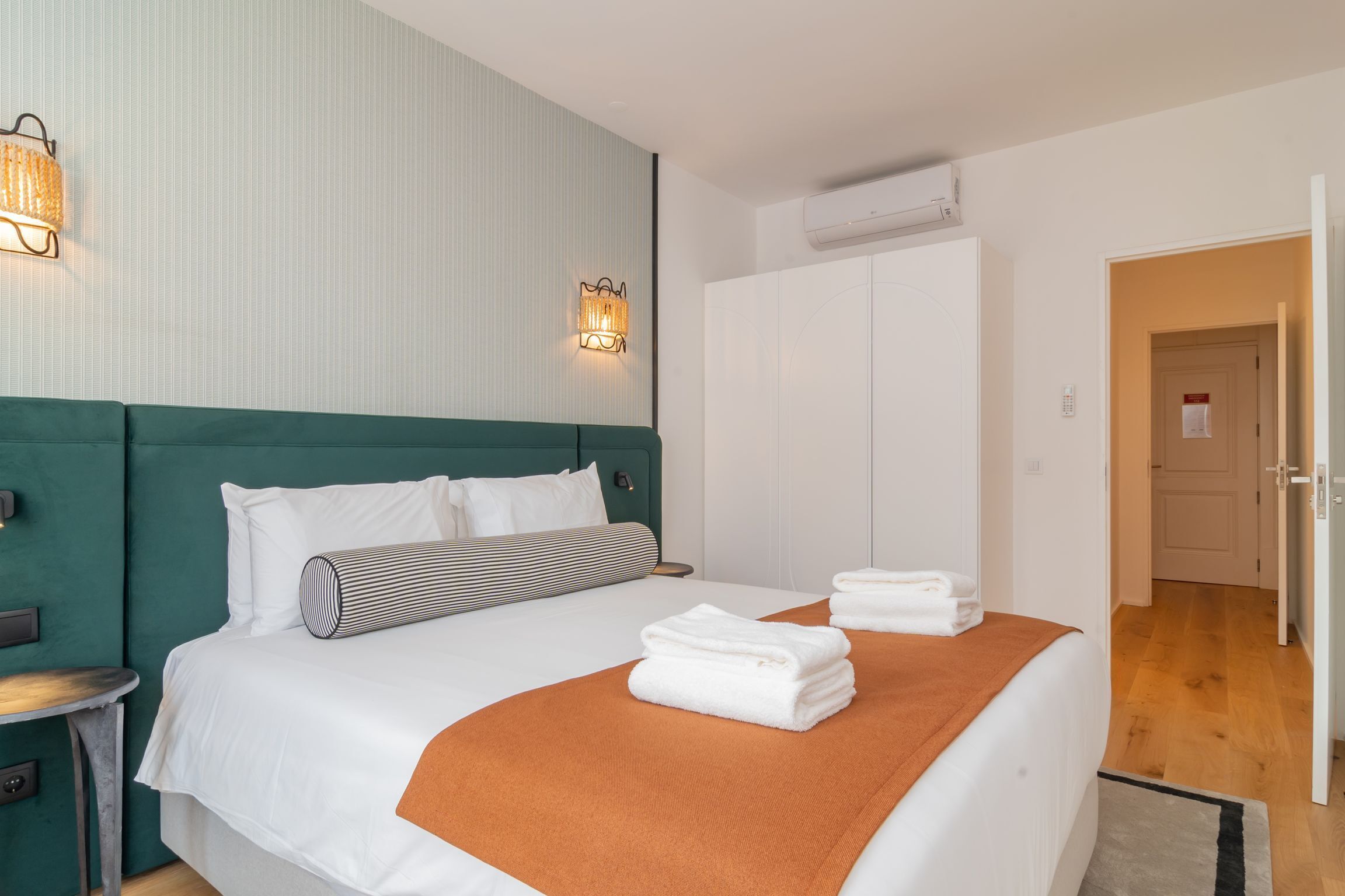 Ando Living Townhouse - Santa Justa 77