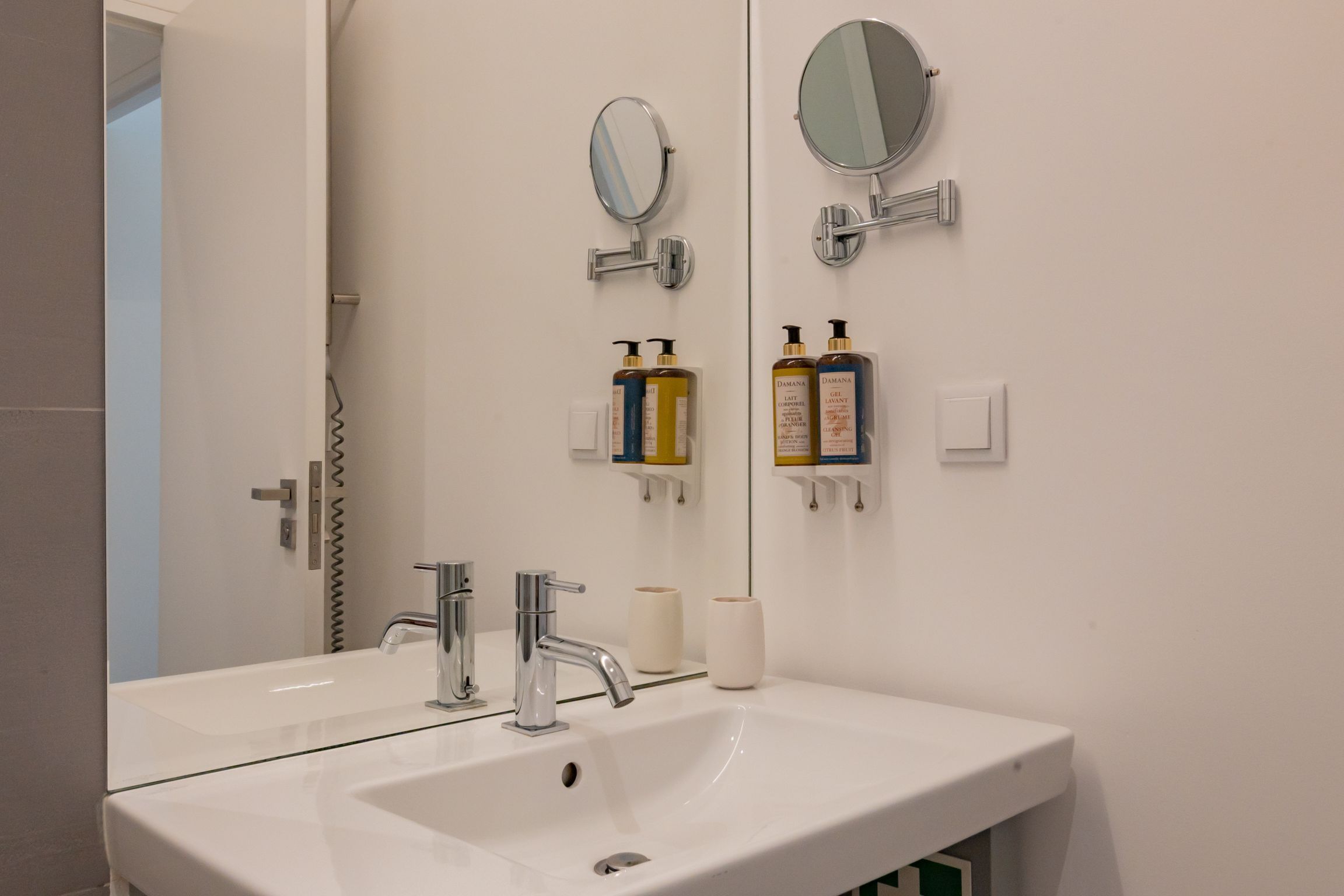 Ando Living Townhouse - Santa Justa 77