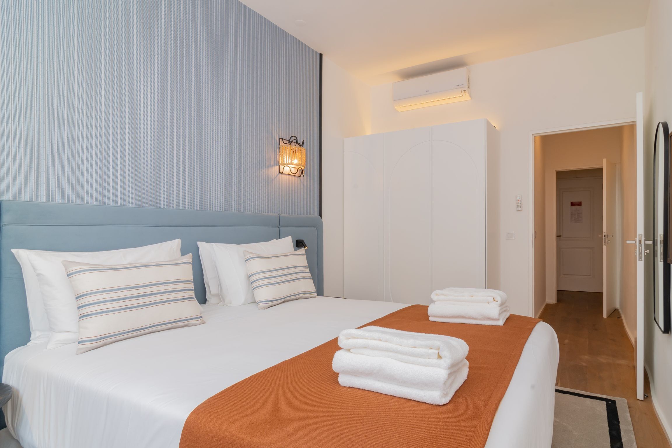 Ando Living Townhouse - Santa Justa 77