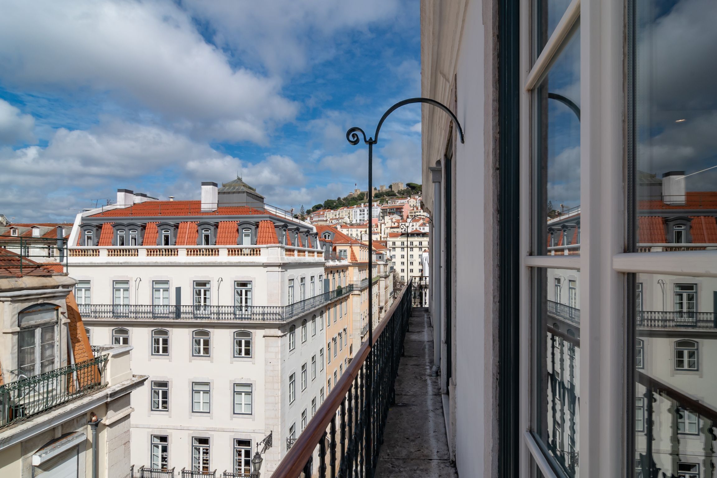 Ando Living Townhouse - Santa Justa 77