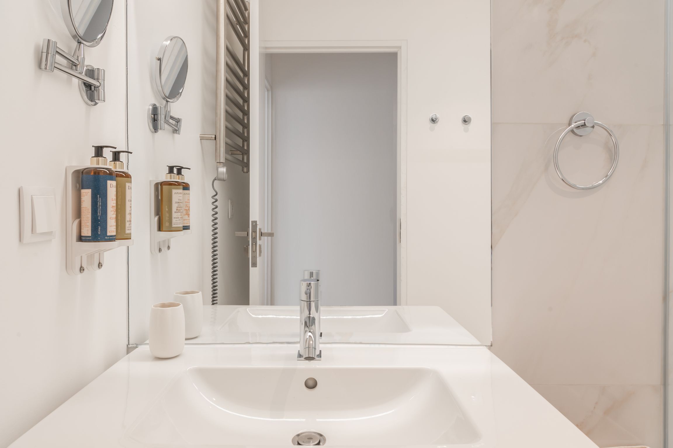 Ando Living Townhouse - Santa Justa 77