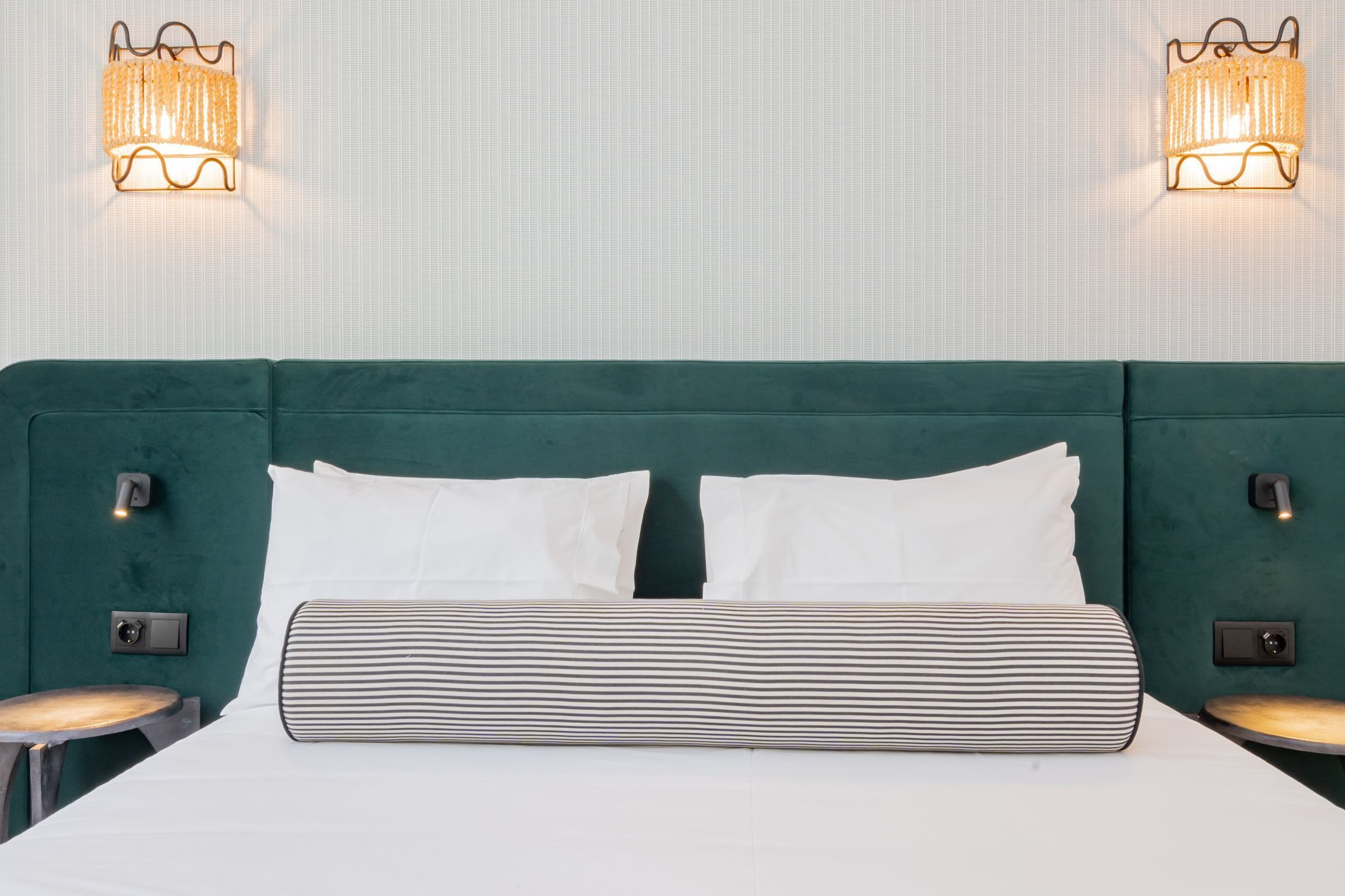 Ando Living Townhouse - Santa Justa 77