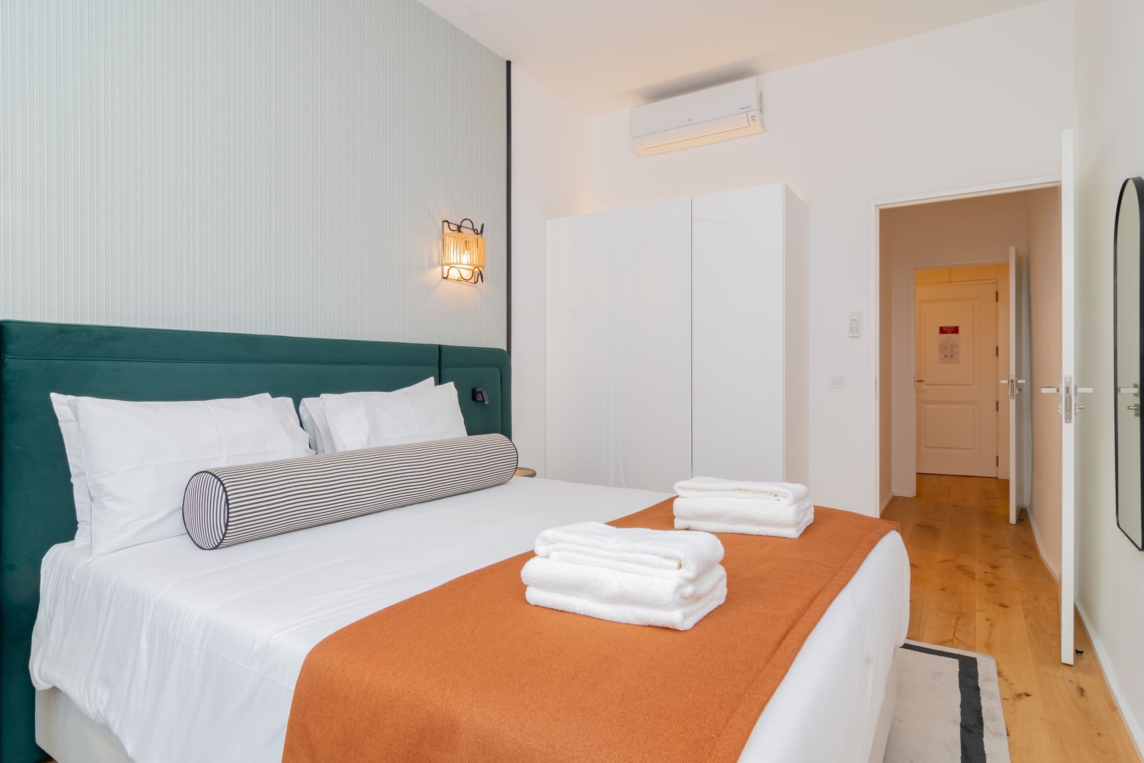Ando Living Townhouse - Santa Justa 77
