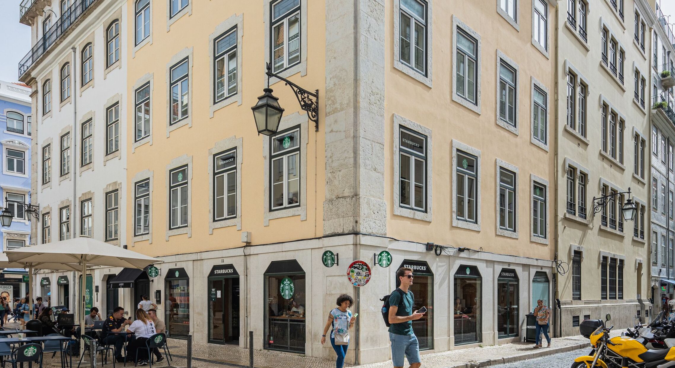 Ando Living Townhouse - Santa Justa 77