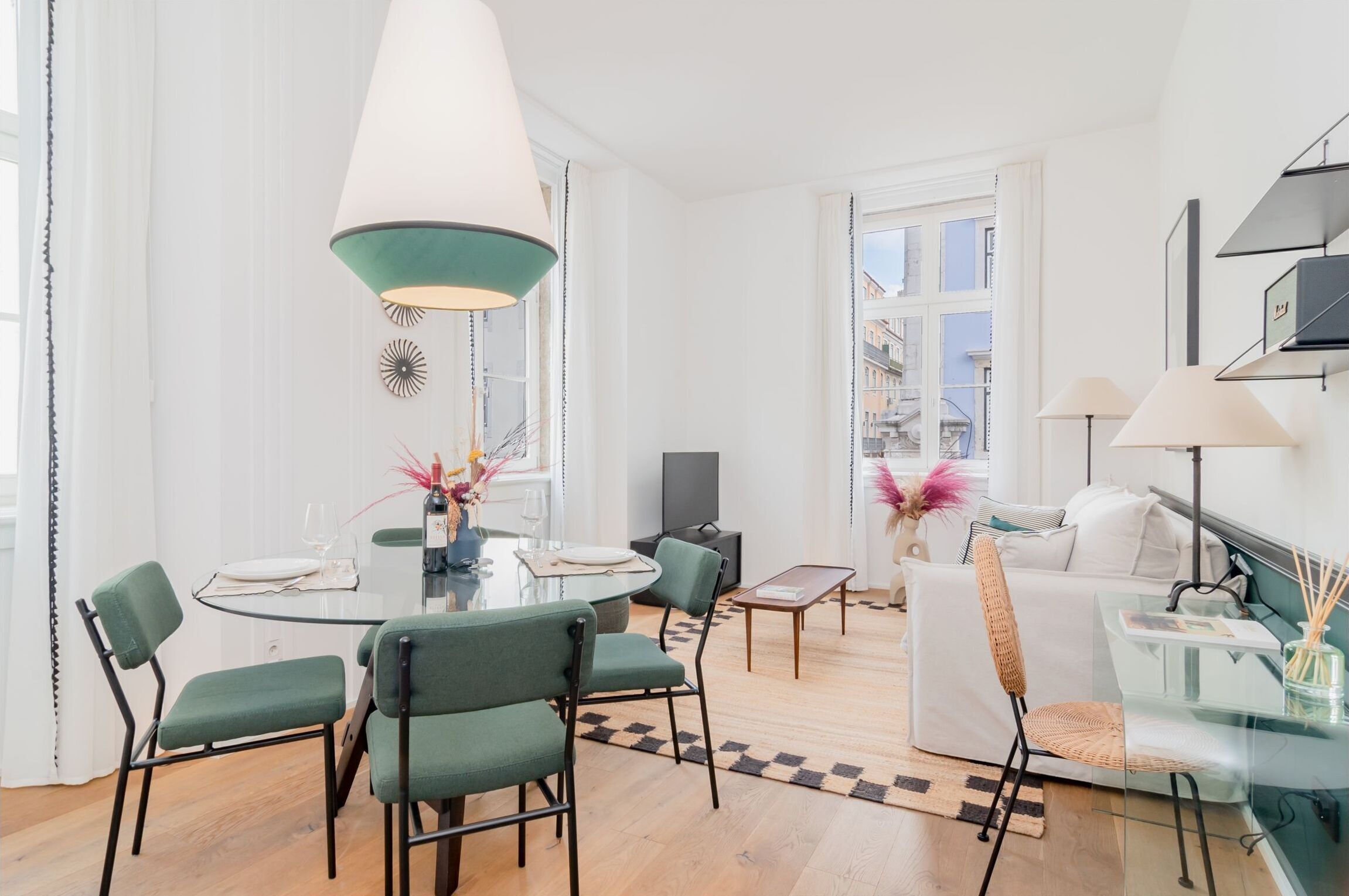 Ando Living Townhouse - Santa Justa 77