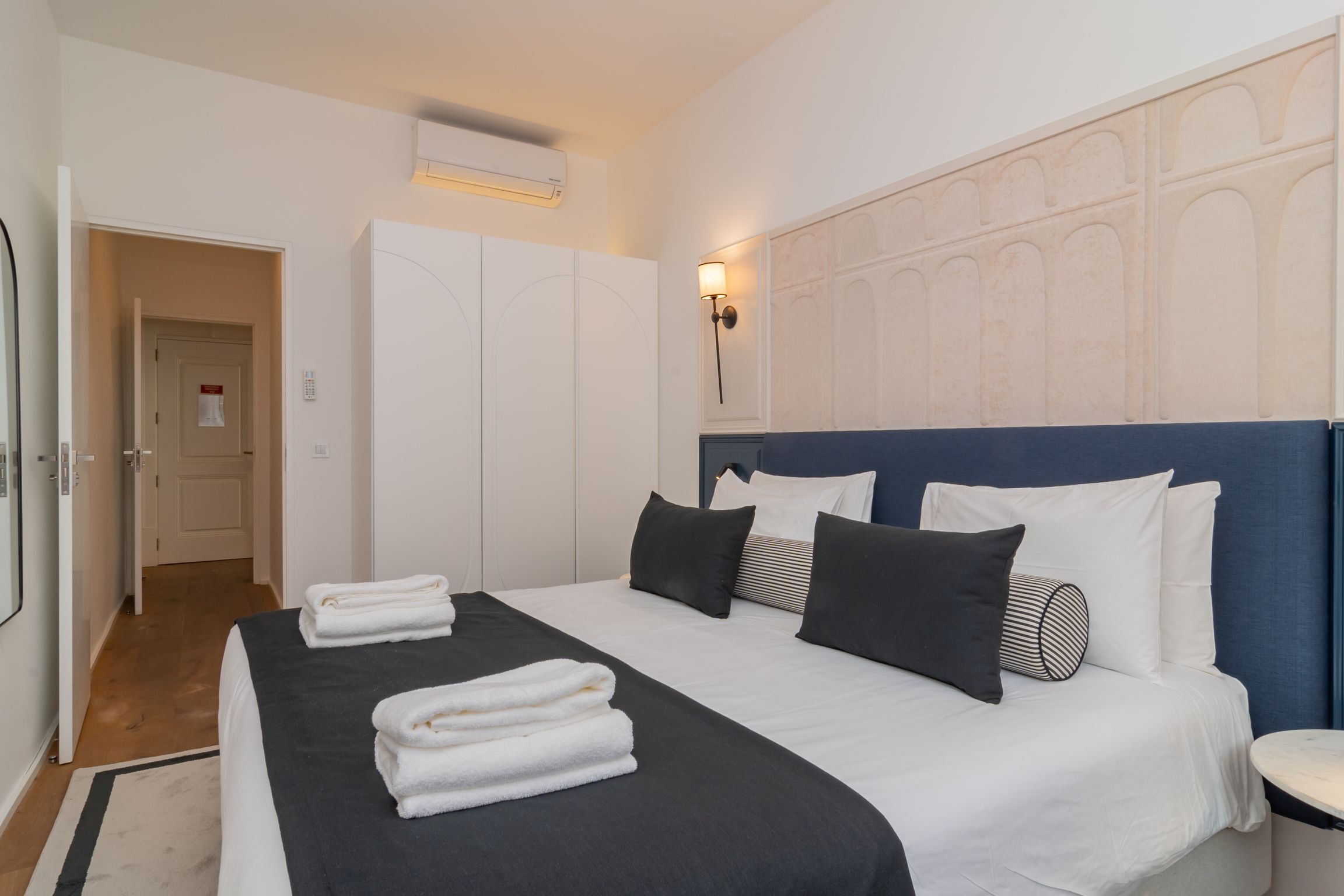 Ando Living Townhouse - Santa Justa 77