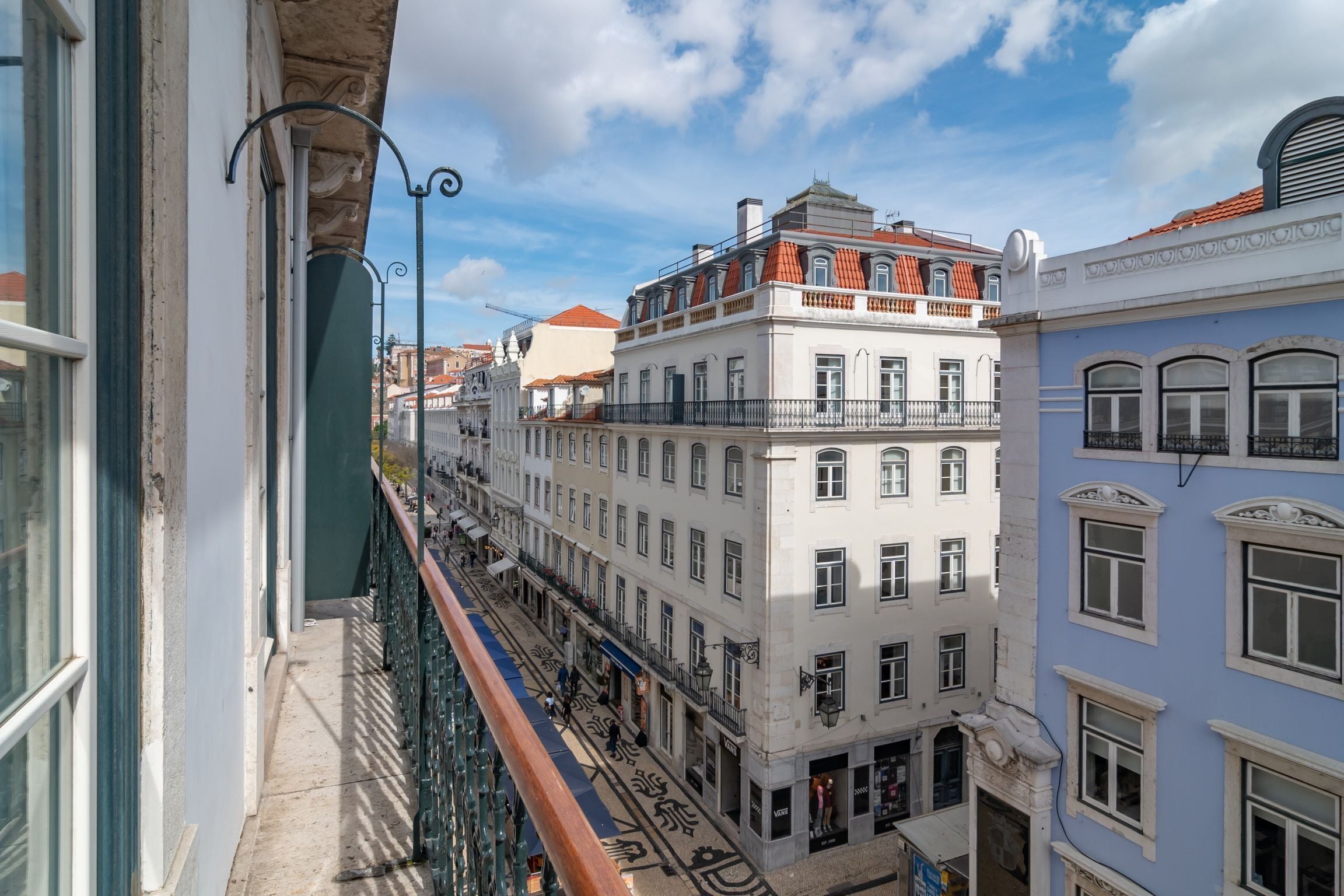 Ando Living Townhouse - Santa Justa 77