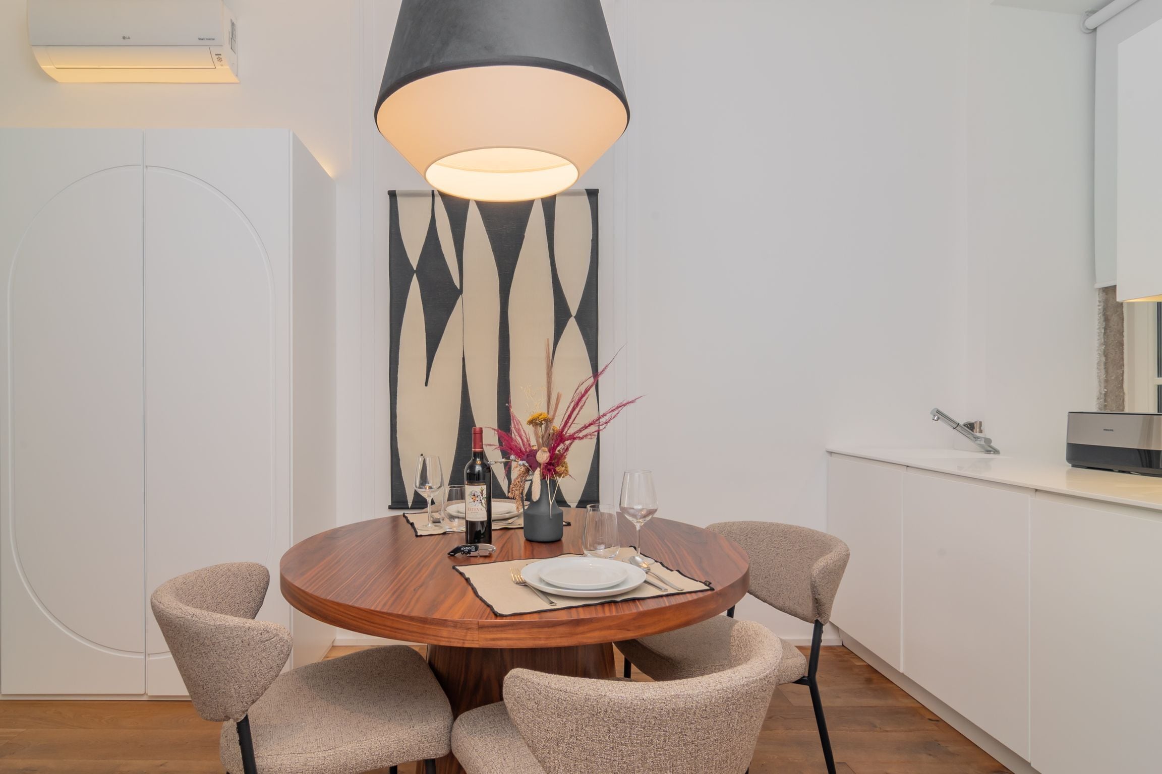 Ando Living Townhouse - Santa Justa 77