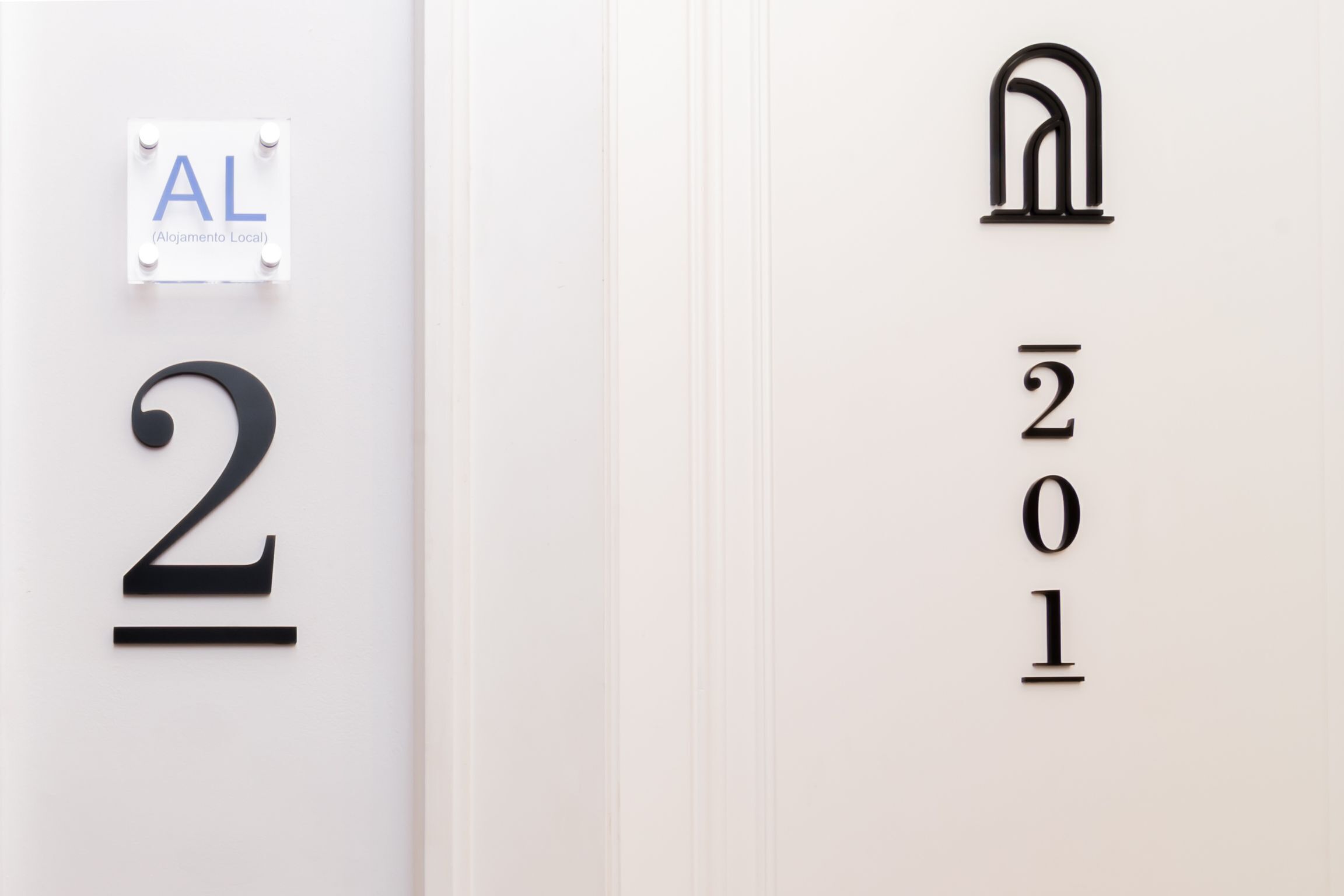 Ando Living Townhouse - Santa Justa 77