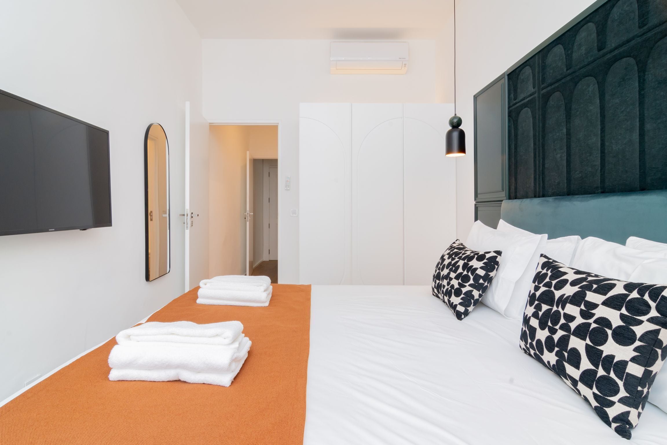 Ando Living Townhouse - Santa Justa 77