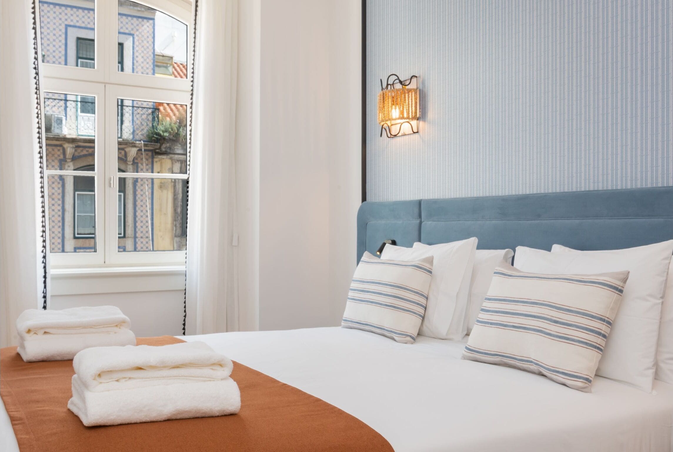 Ando Living Townhouse - Santa Justa 77
