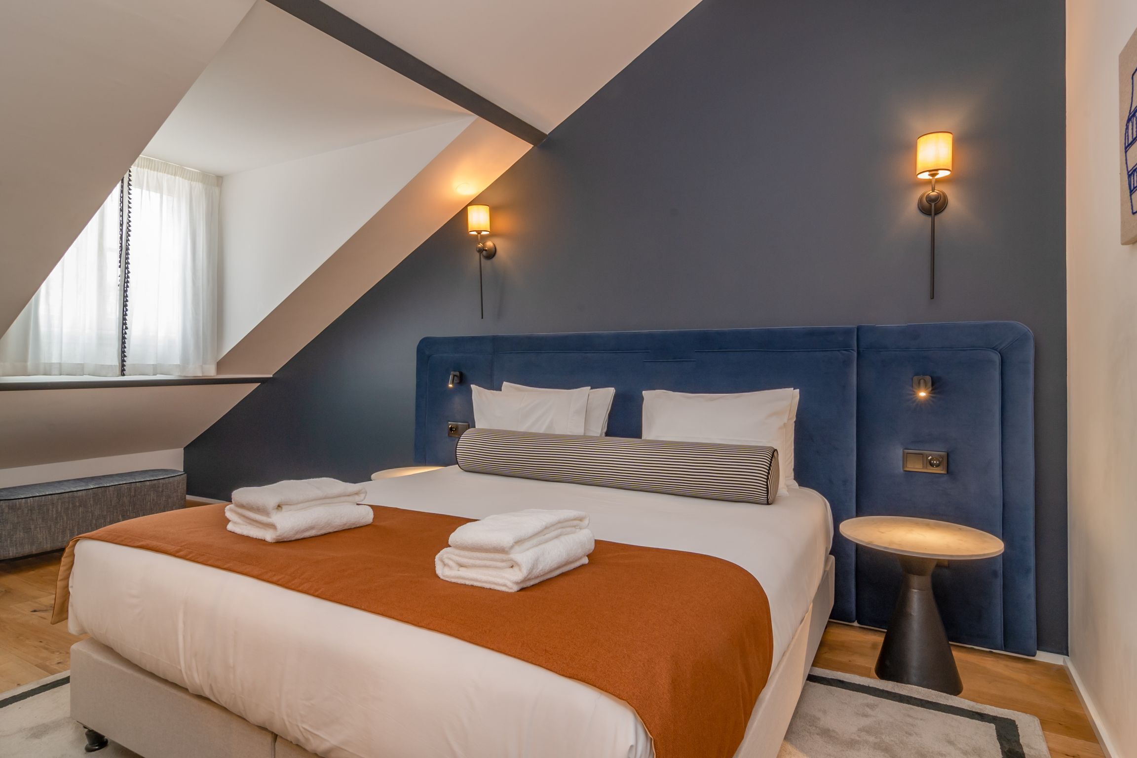 Ando Living Townhouse - Santa Justa 77