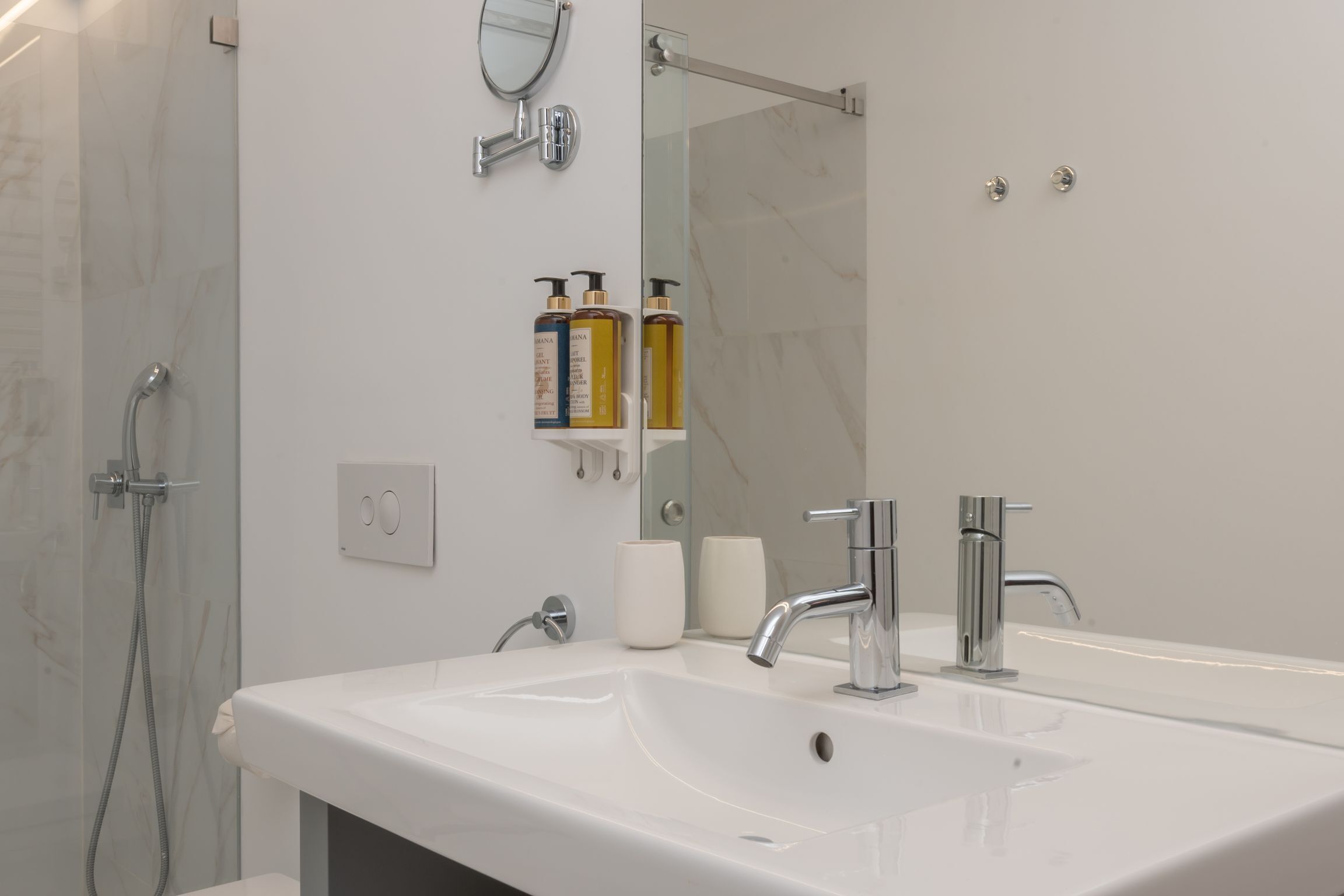 Ando Living Townhouse - Santa Justa 77