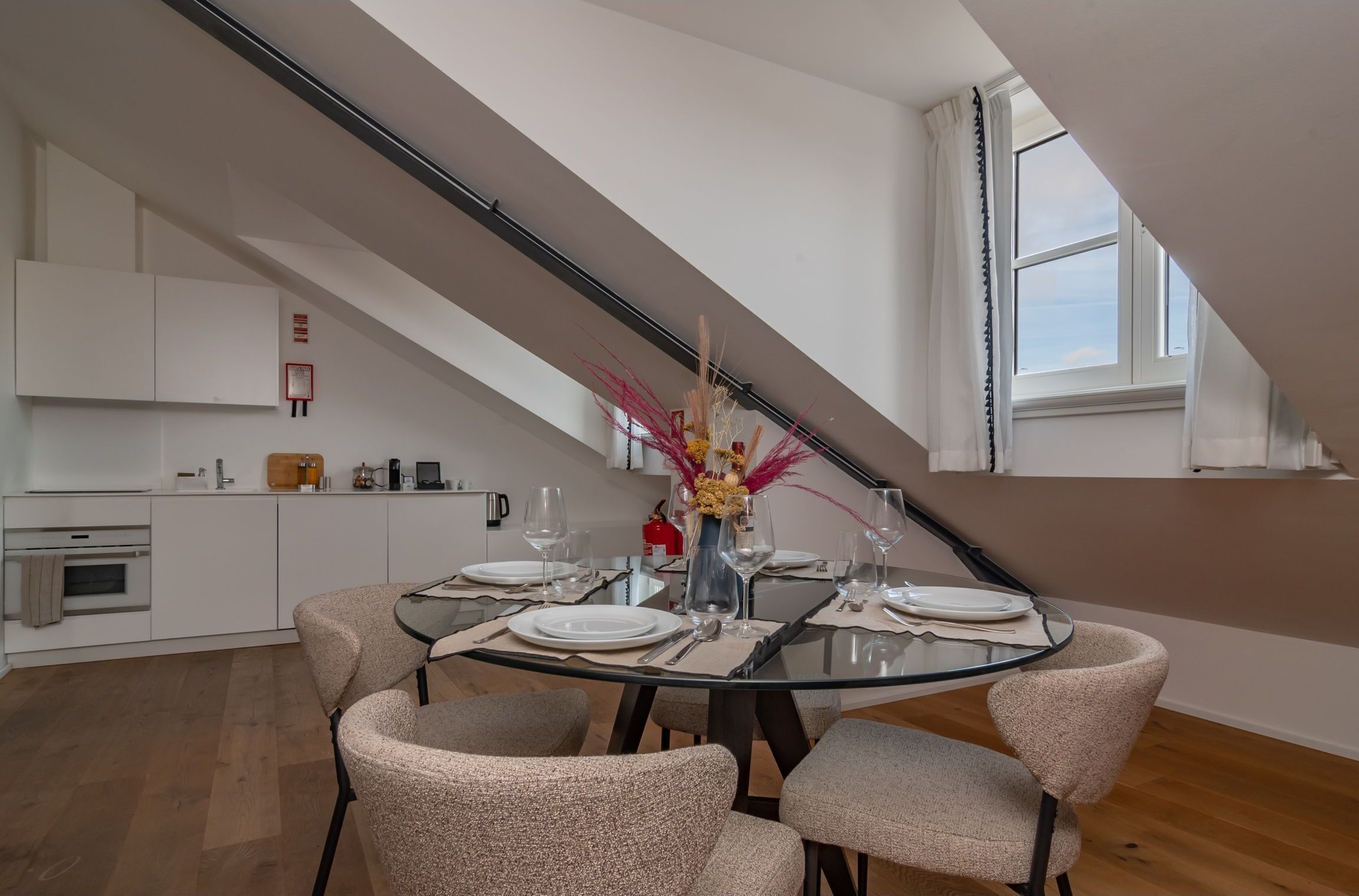 Ando Living Townhouse - Santa Justa 77