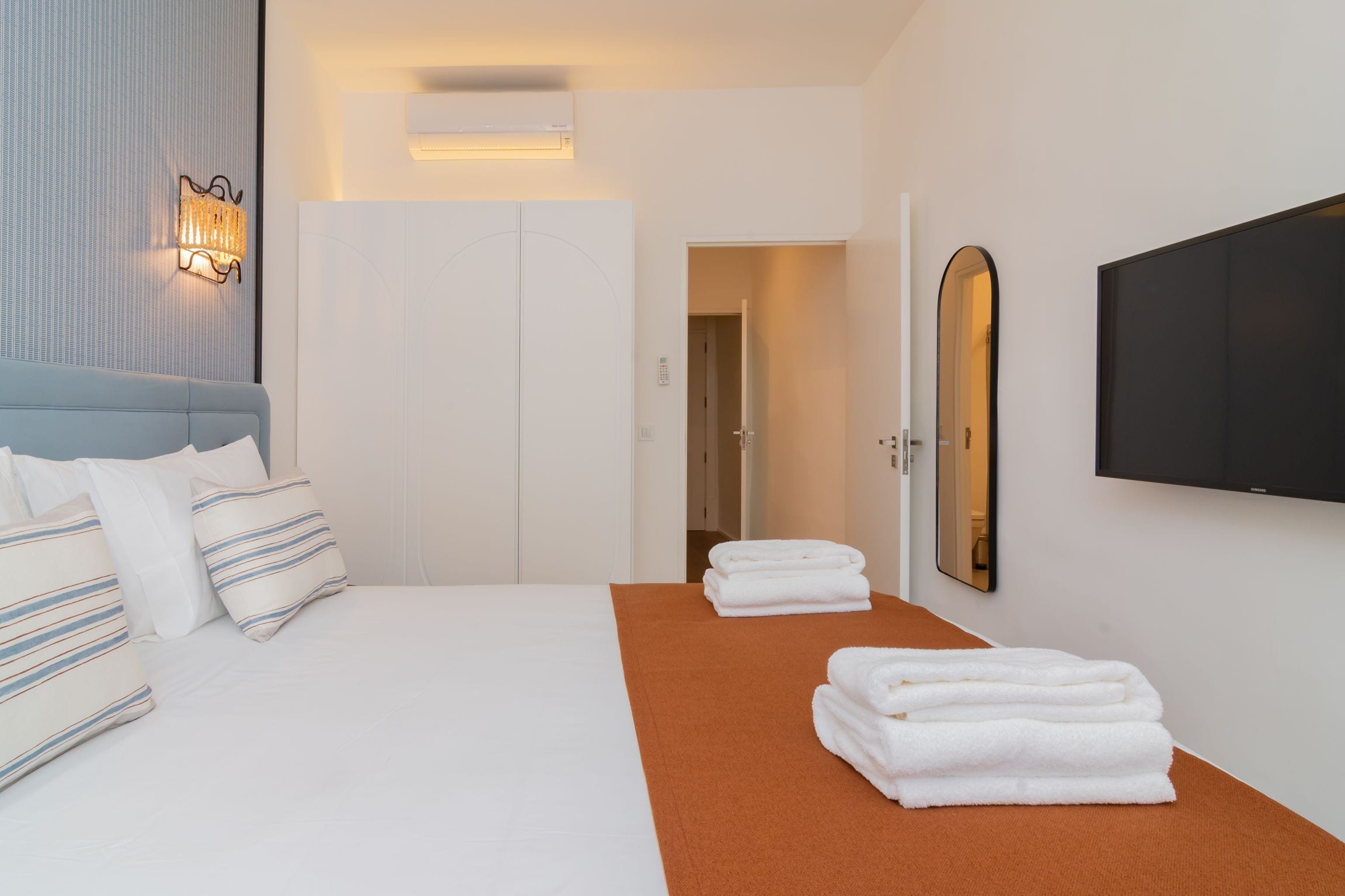 Ando Living Townhouse - Santa Justa 77