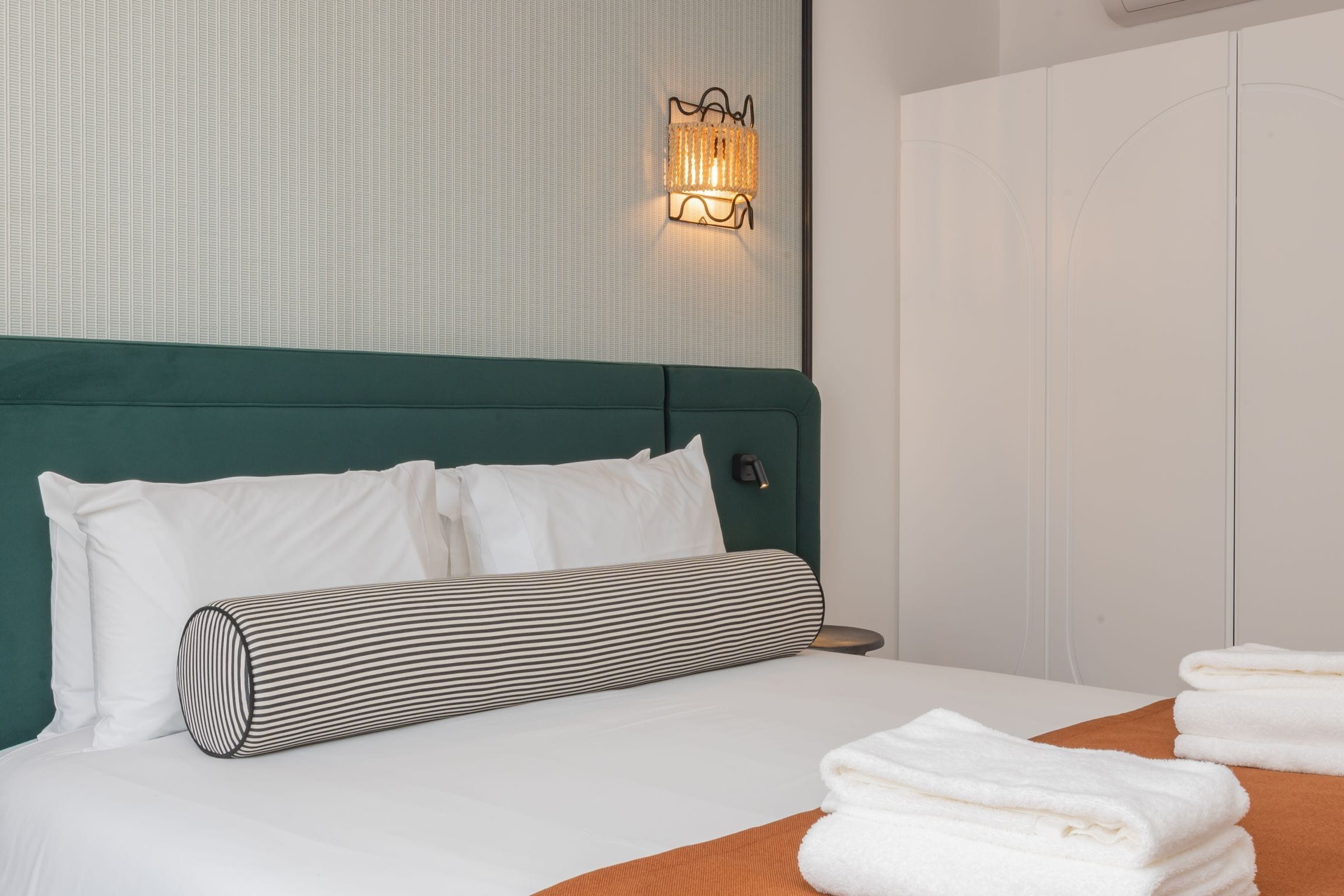 Ando Living Townhouse - Santa Justa 77