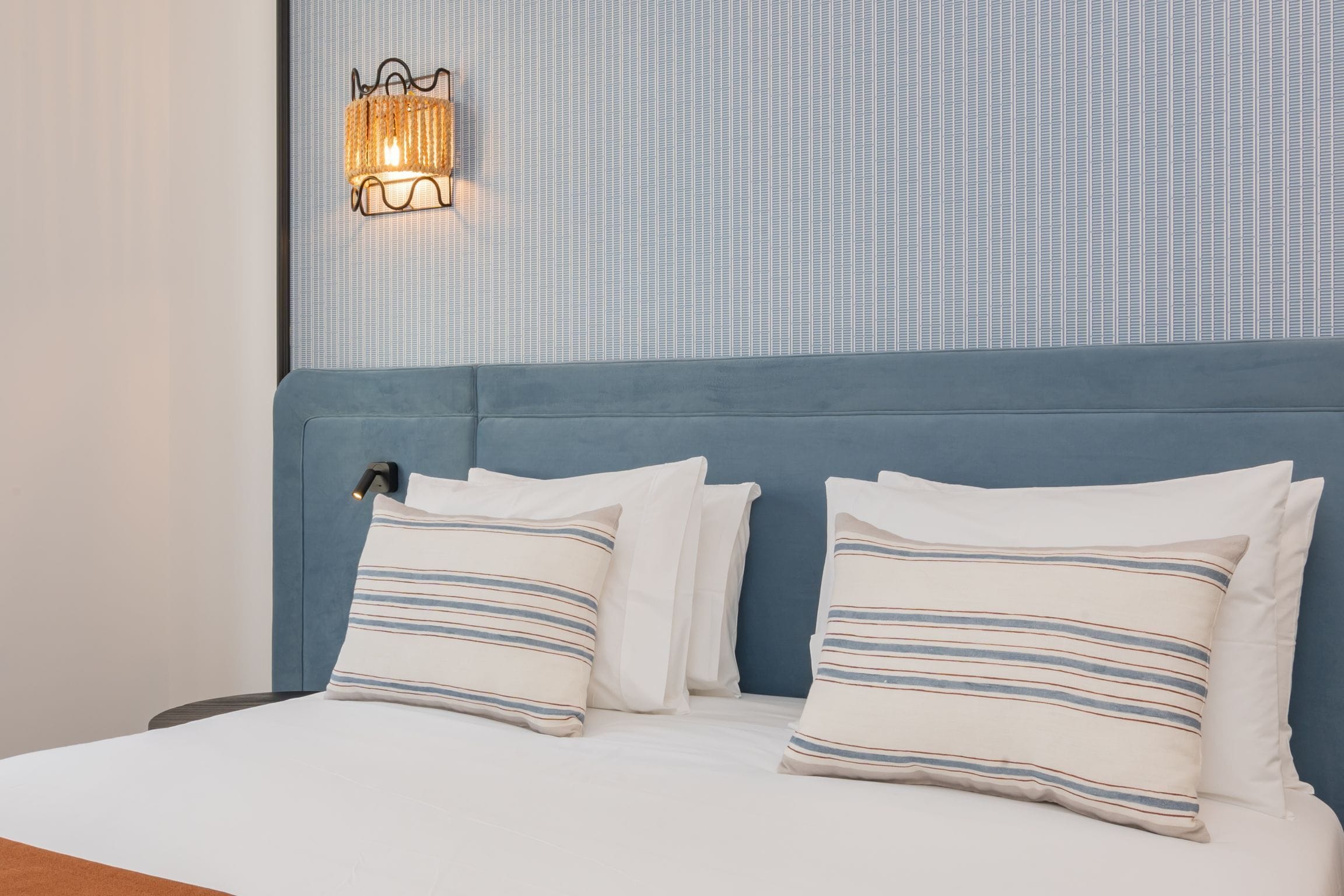 Ando Living Townhouse - Santa Justa 77