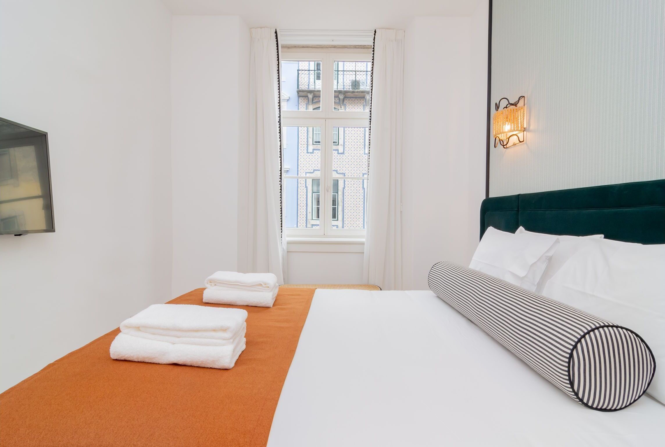 Ando Living Townhouse - Santa Justa 77