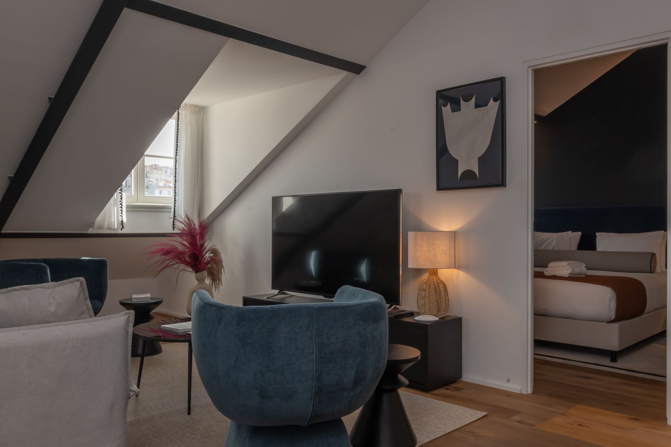 Ando Living Townhouse - Santa Justa 77