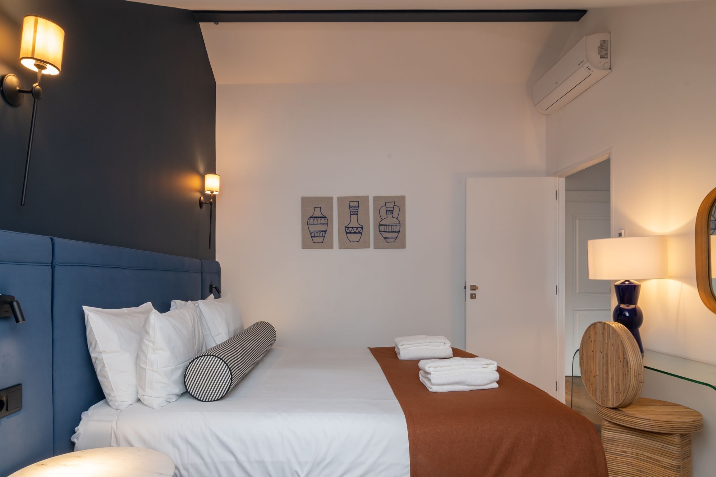 Ando Living Townhouse - Santa Justa 77
