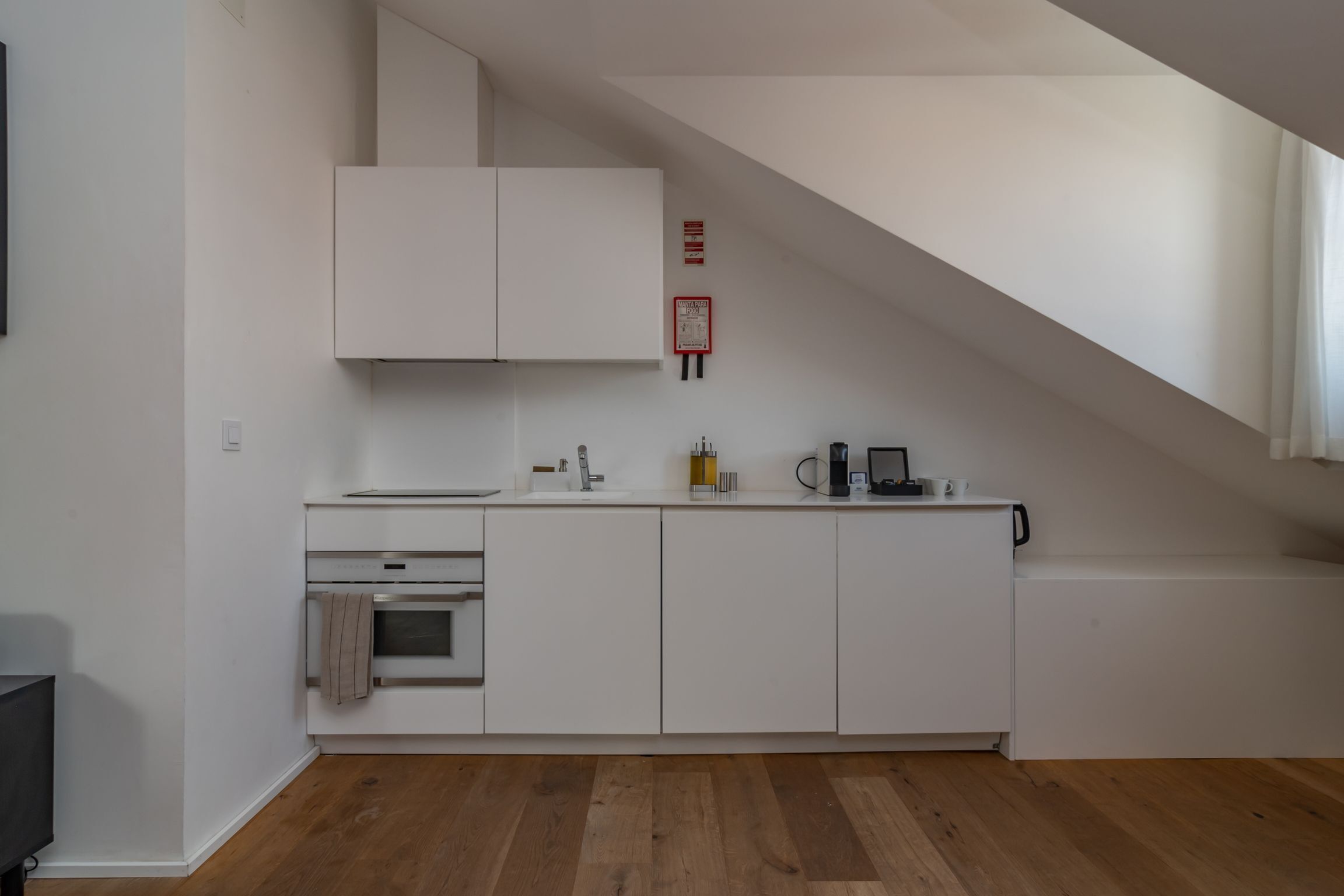 Ando Living Townhouse - Santa Justa 77