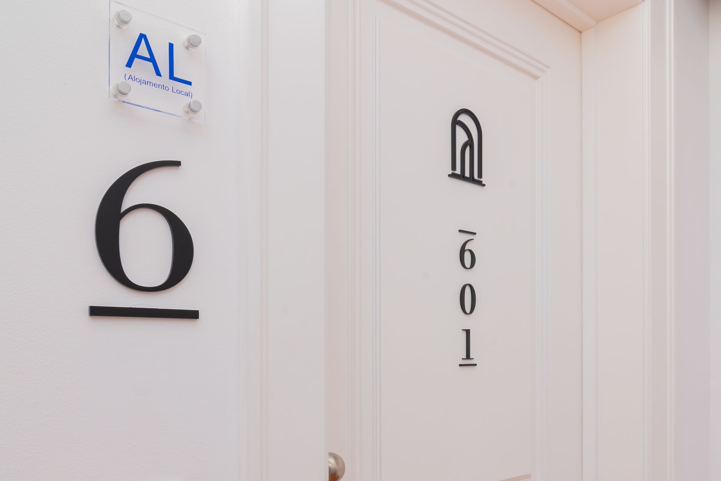 Ando Living Townhouse - Santa Justa 77