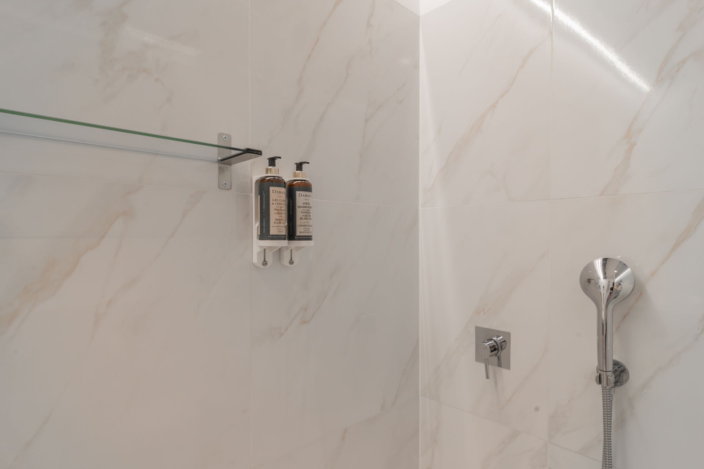 Ando Living Townhouse - Santa Justa 77