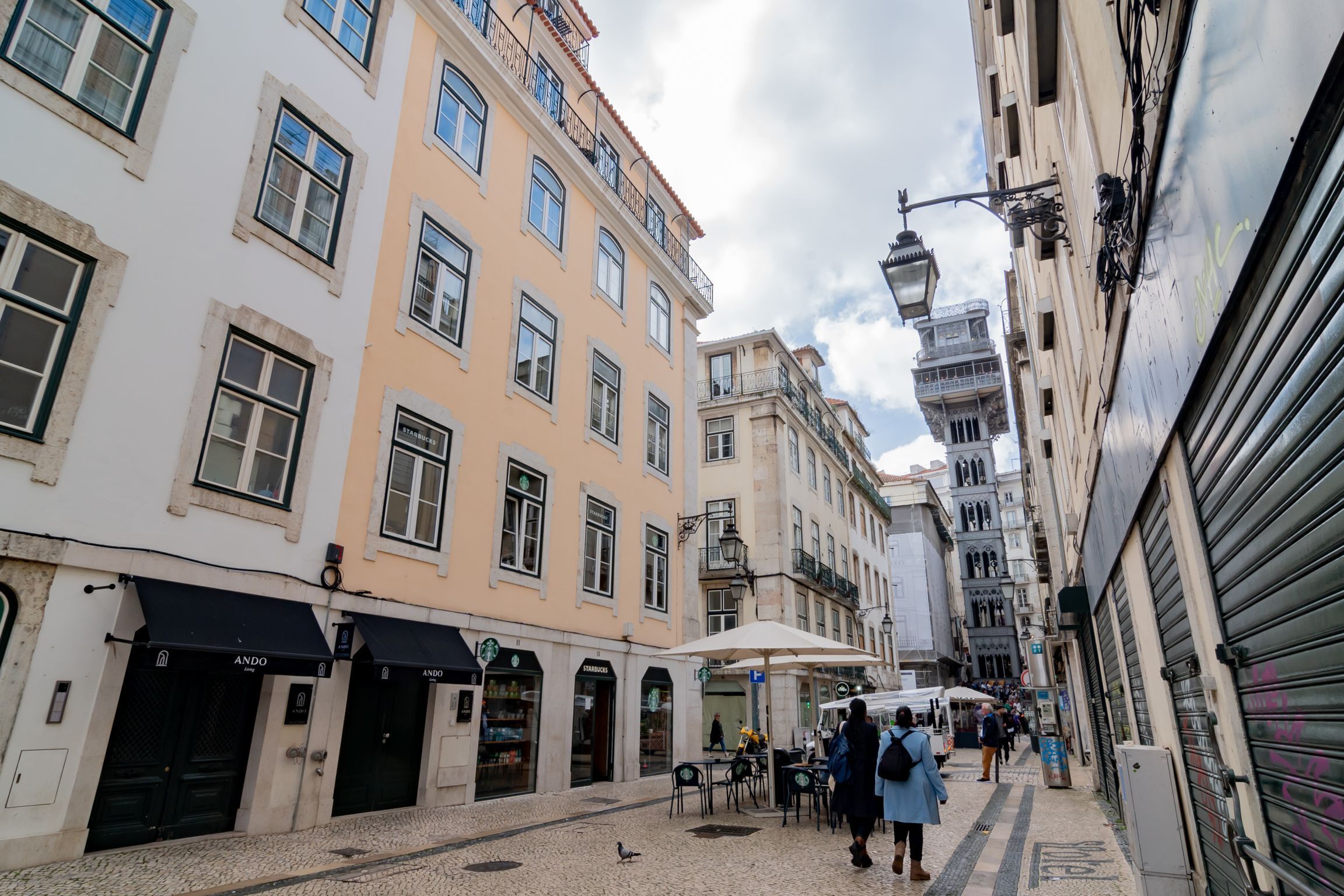 Ando Living Townhouse - Santa Justa 77
