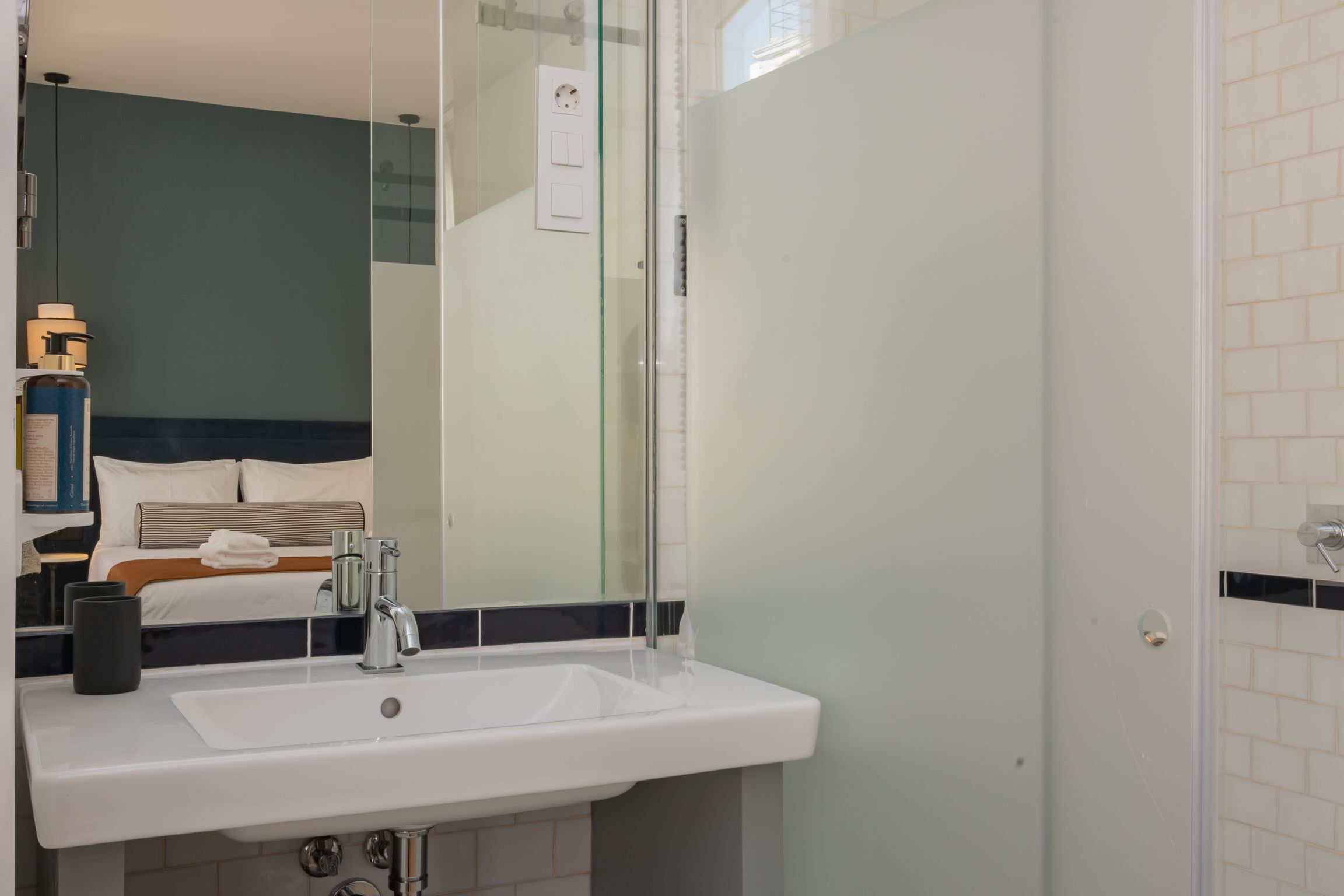 Ando Living Townhouse - Santa Justa 77