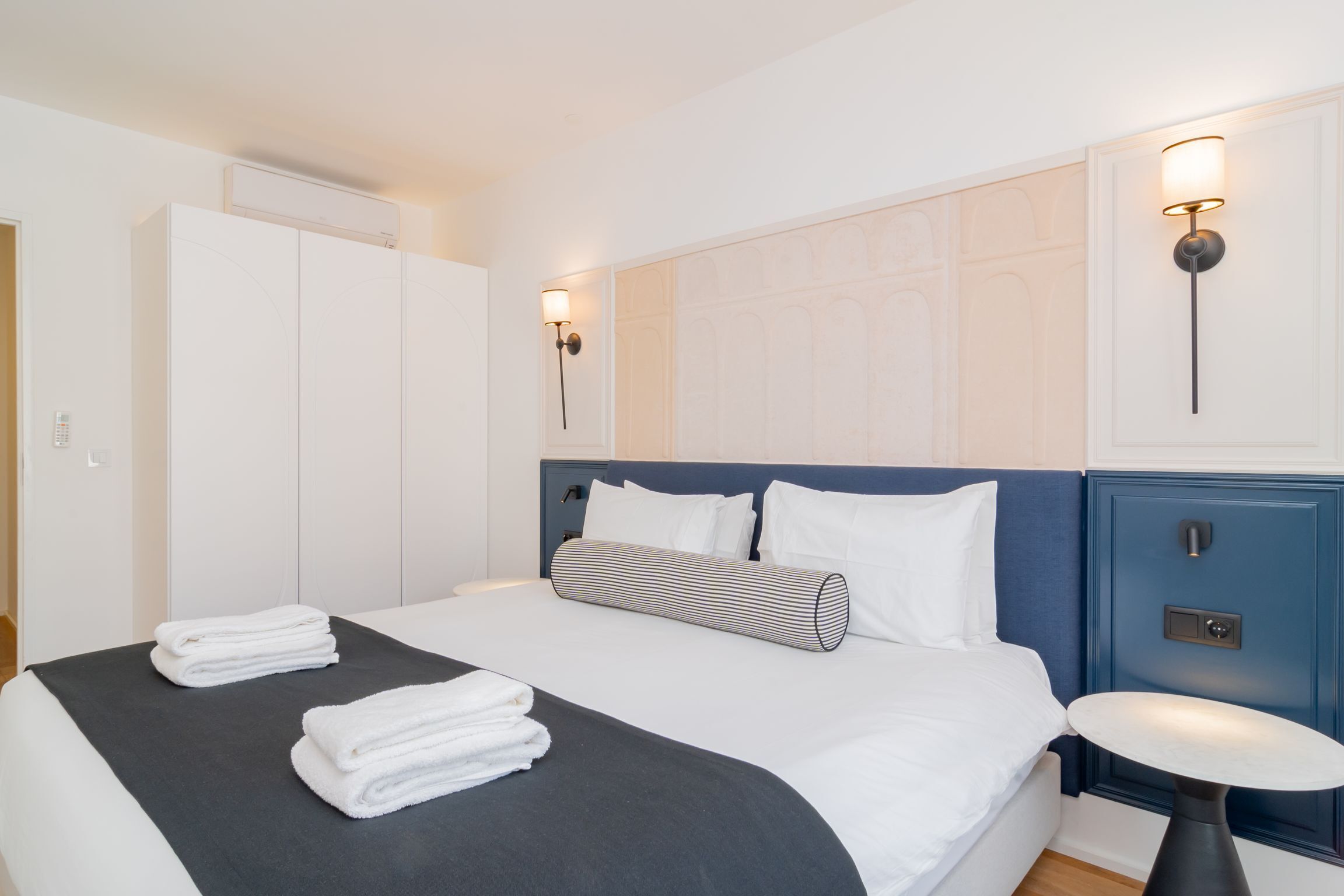 Ando Living Townhouse - Santa Justa 77