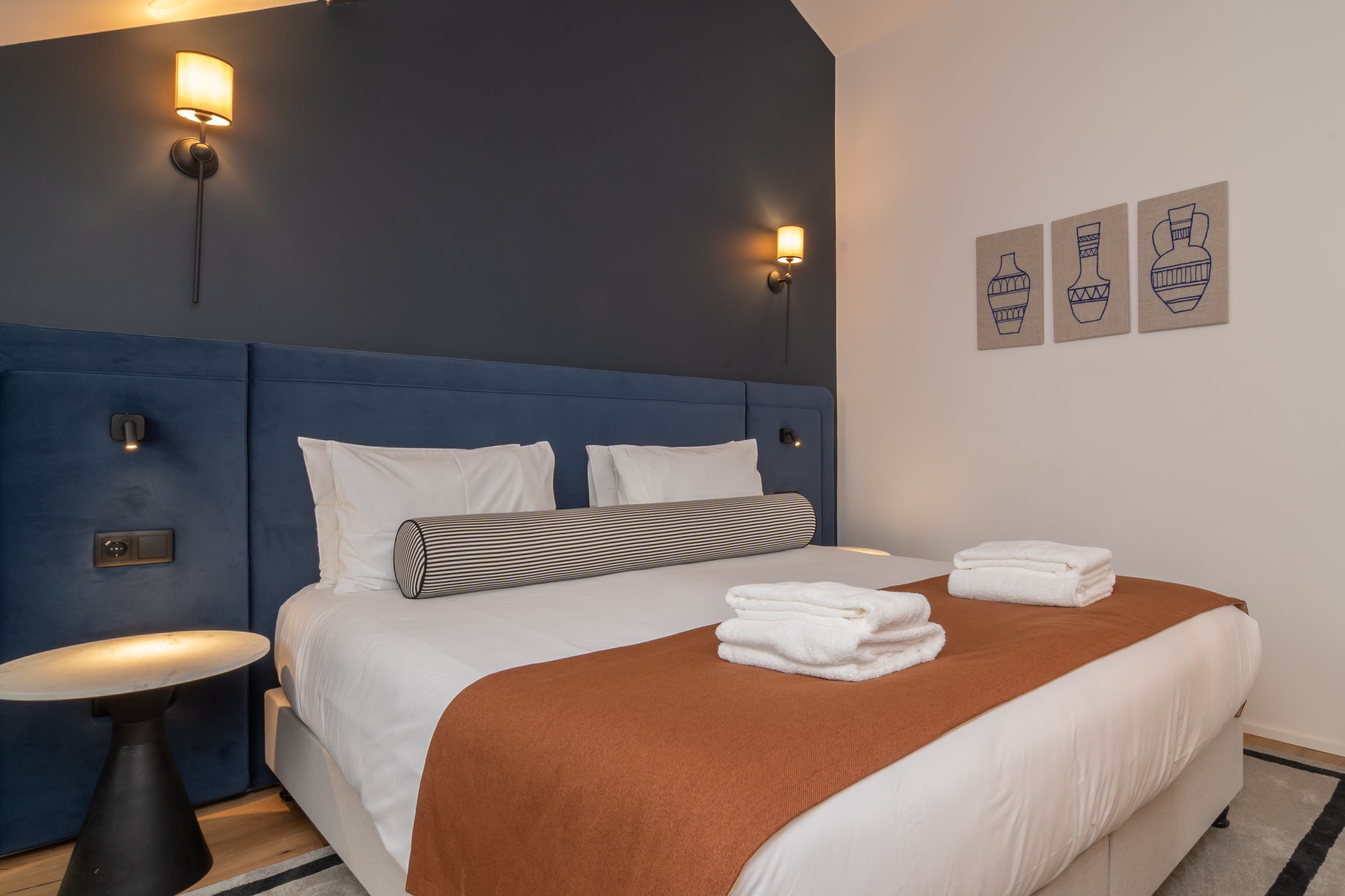 Ando Living Townhouse - Santa Justa 77
