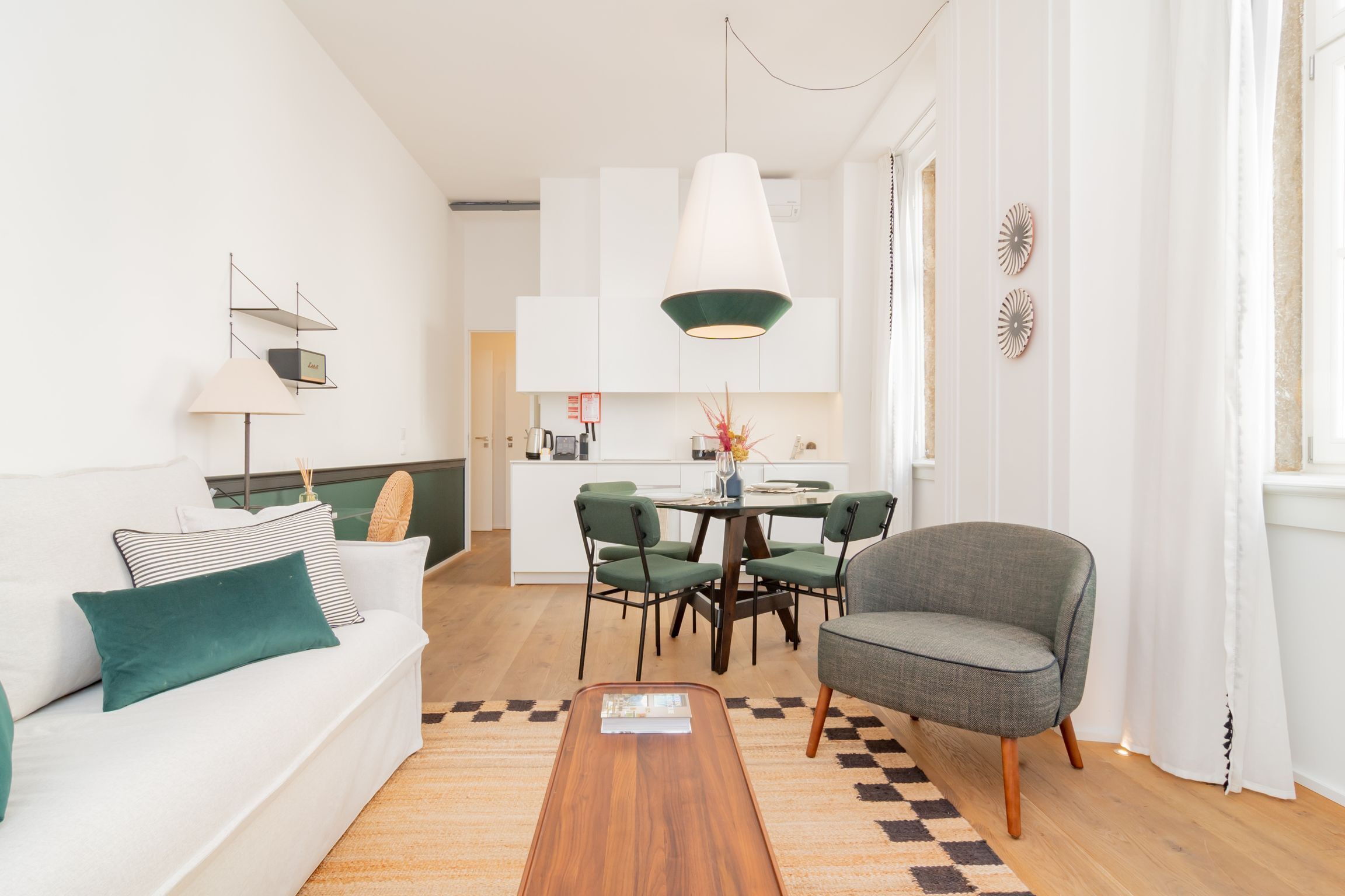 Ando Living Townhouse - Santa Justa 77