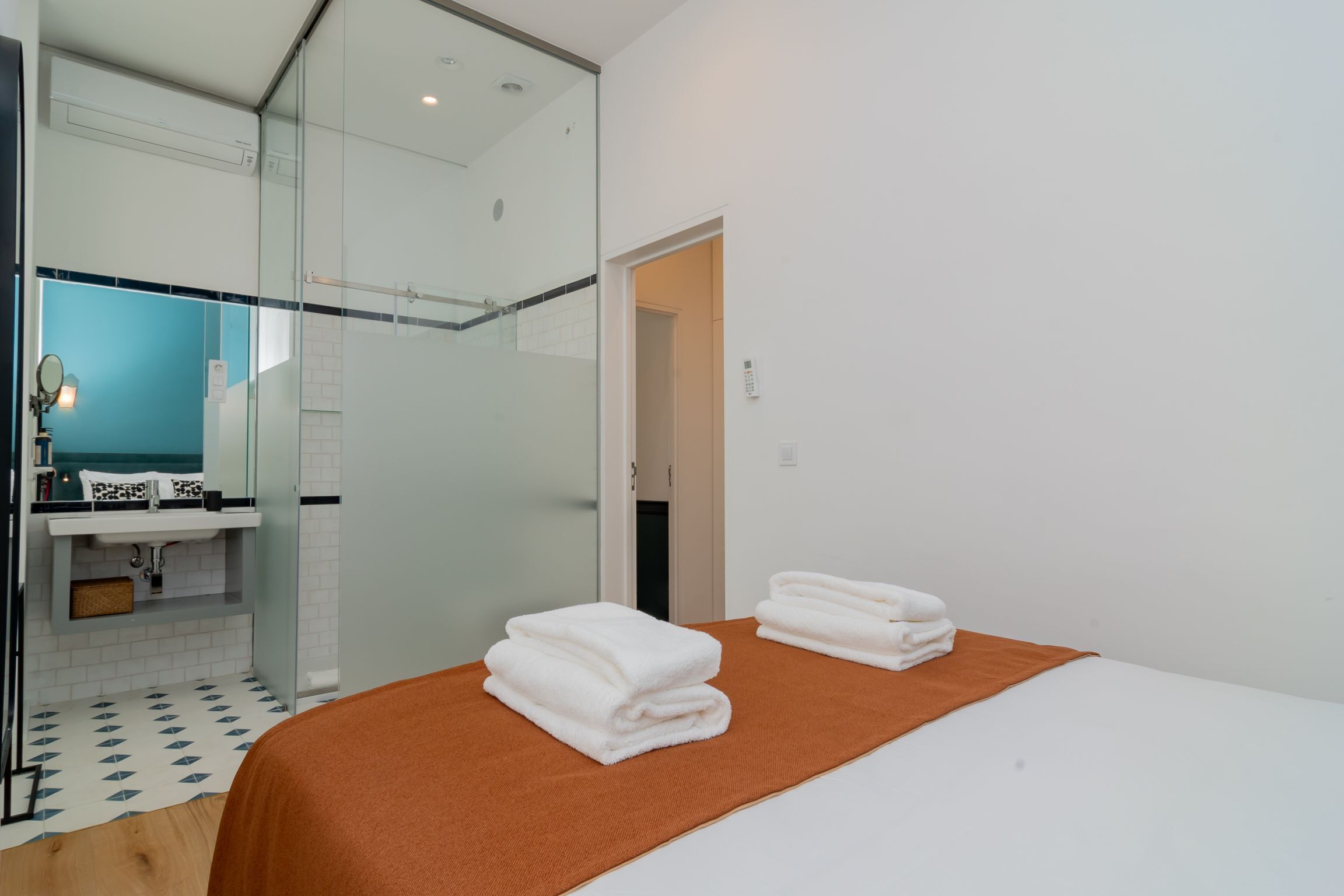 Ando Living Townhouse - Santa Justa 77