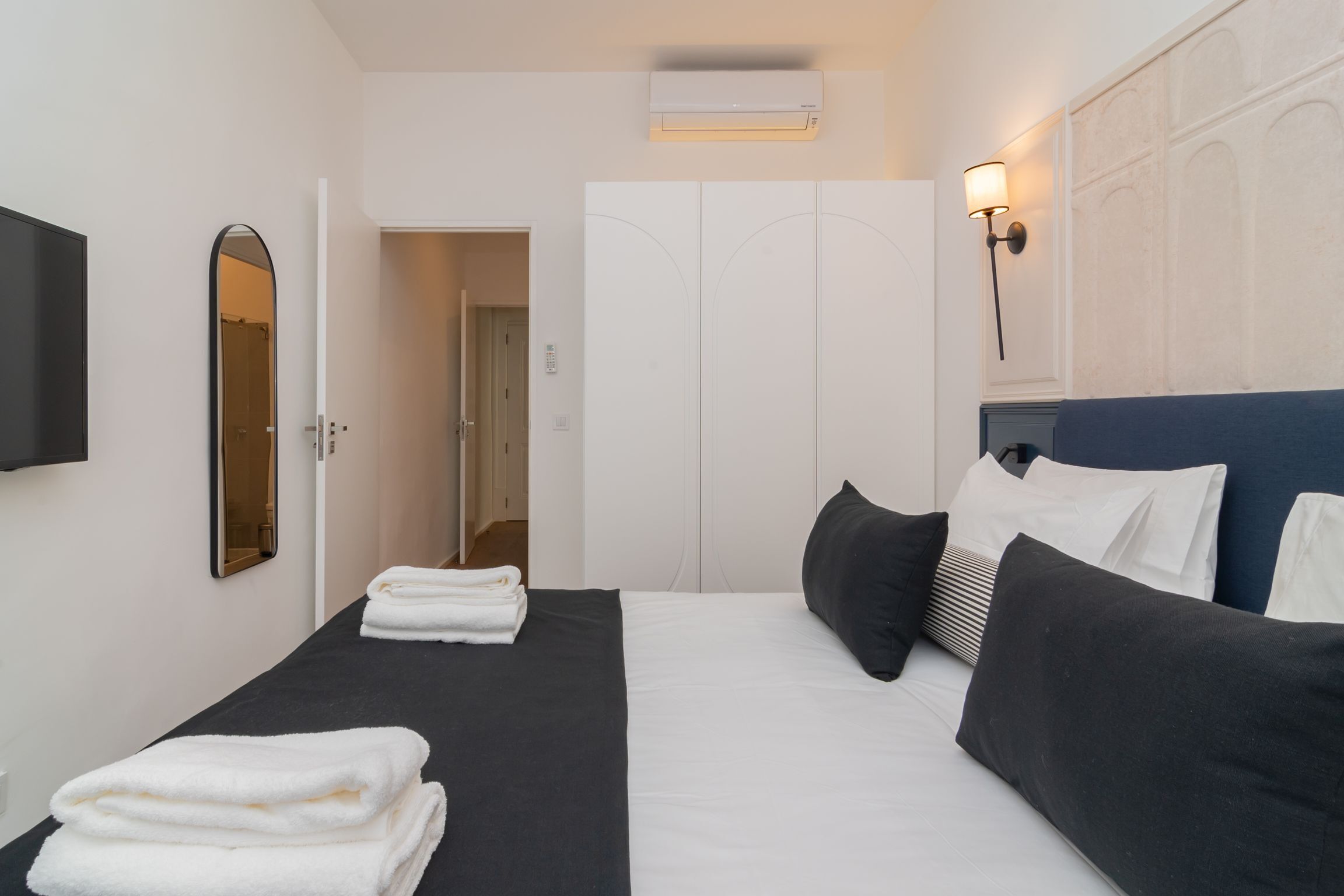 Ando Living Townhouse - Santa Justa 77