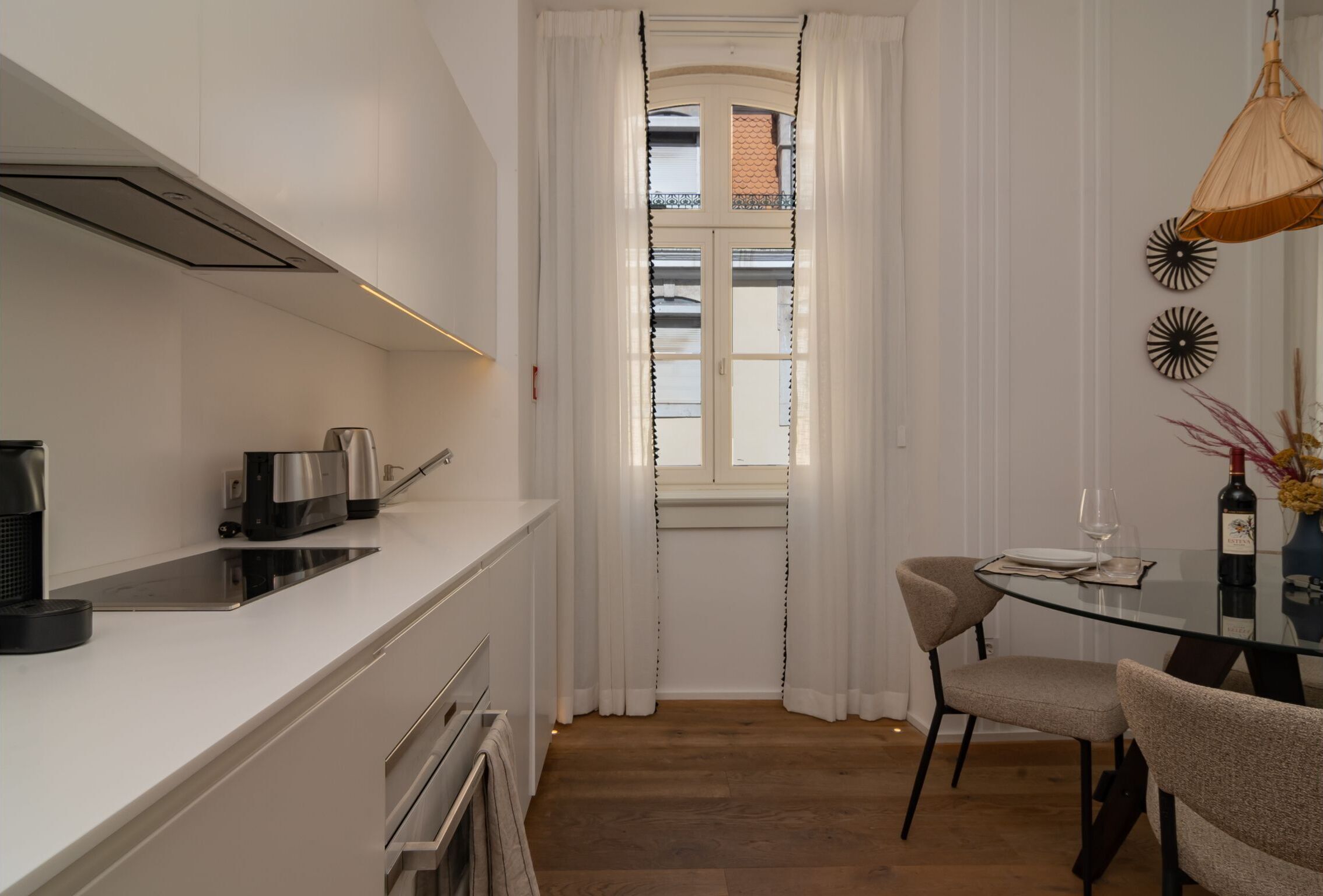 Ando Living Townhouse - Santa Justa 77