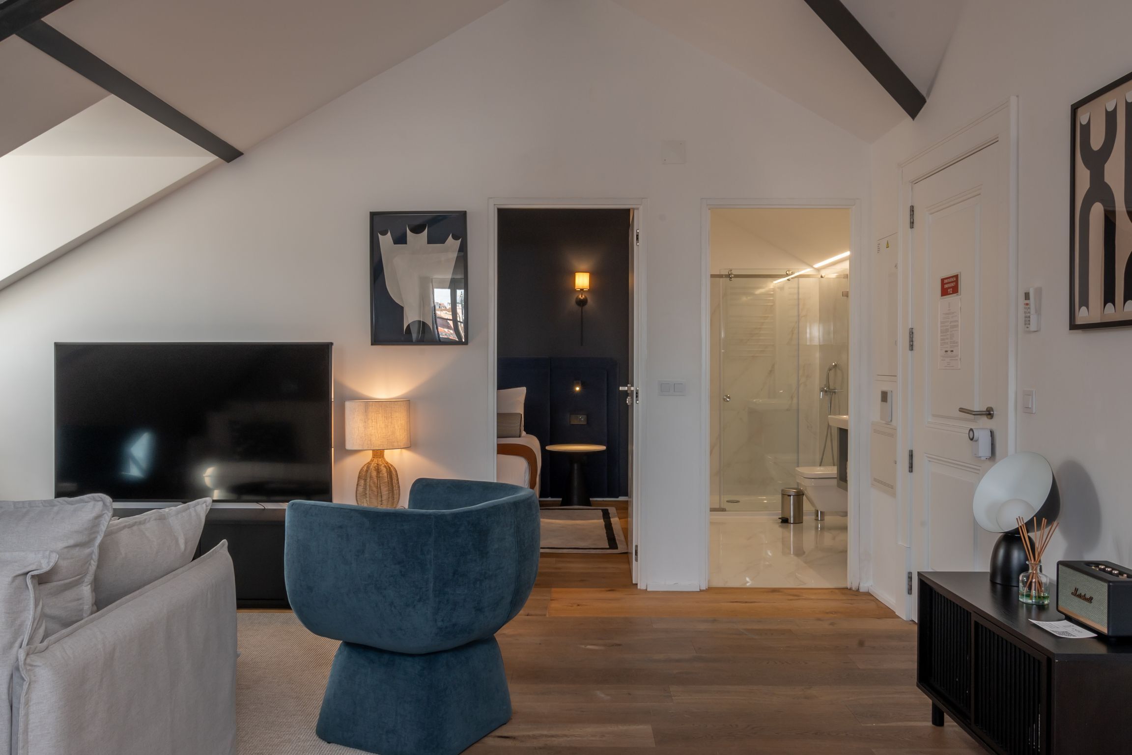 Ando Living Townhouse - Santa Justa 77