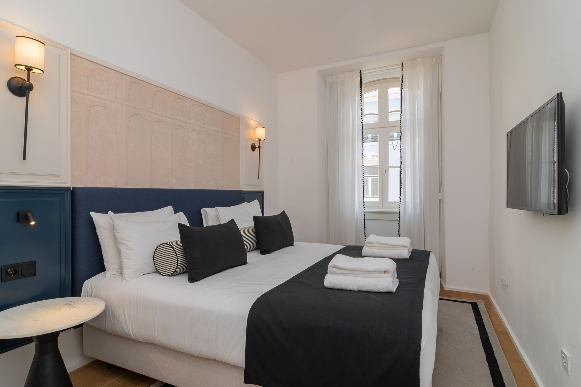 Ando Living Townhouse - Santa Justa 77